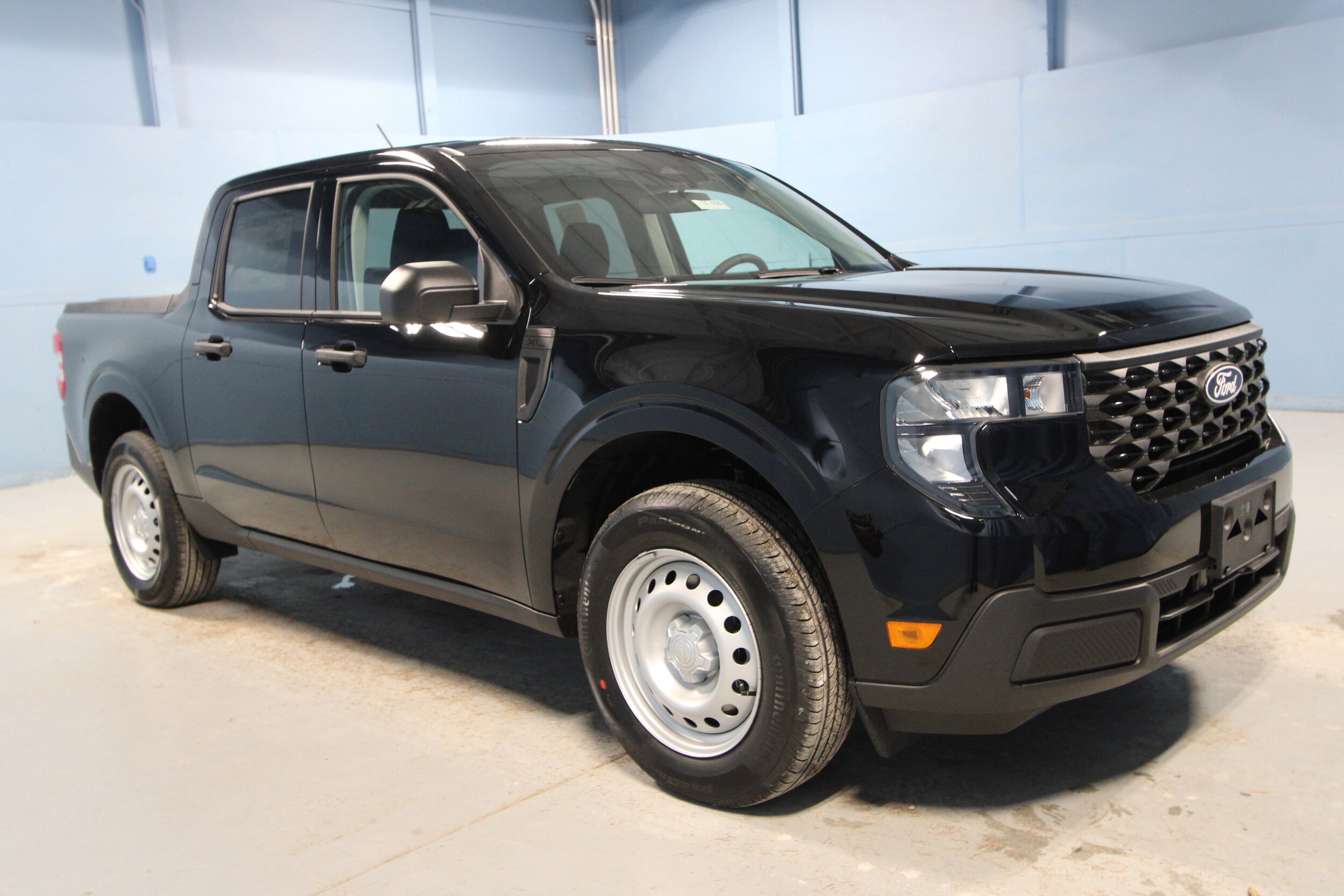 2025 Ford Maverick XL photo 2