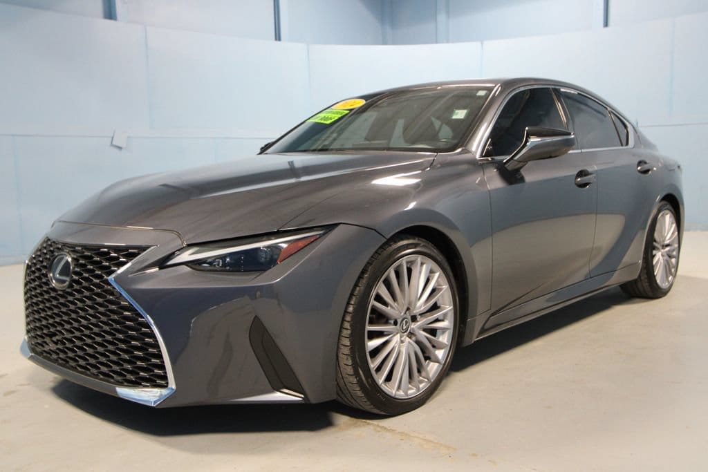 2024 Lexus IS 300 - Photo 28