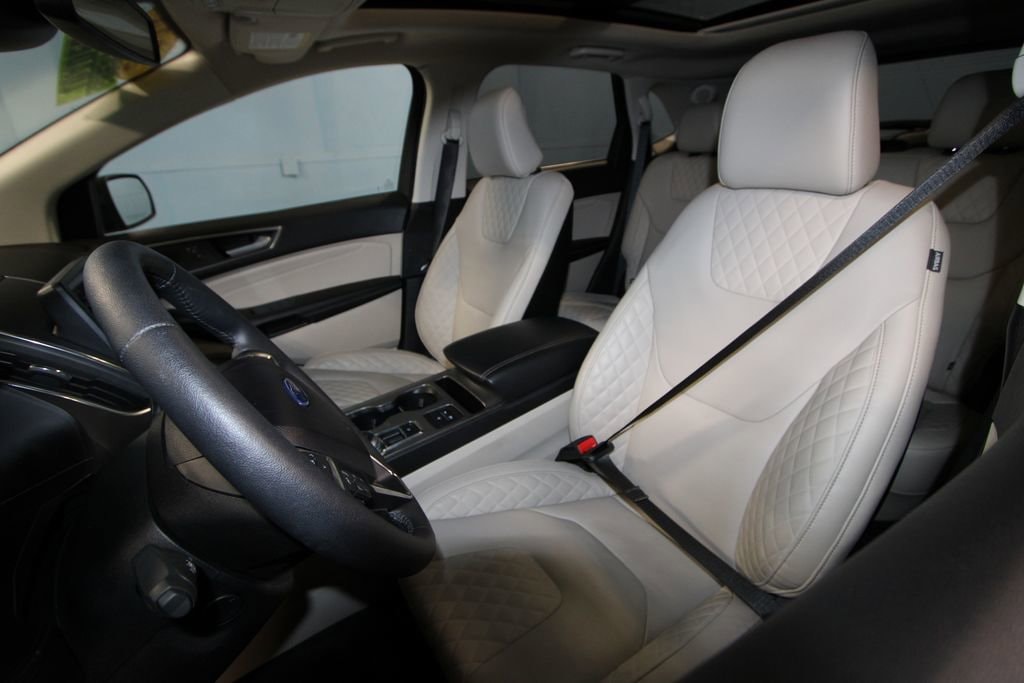 Used 2024 Ford Edge Titanium SUV