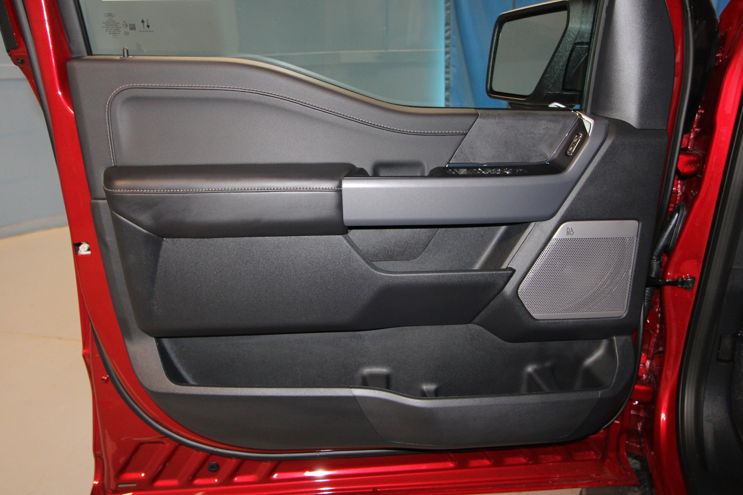 2025 Ford F-150 XLT photo 4