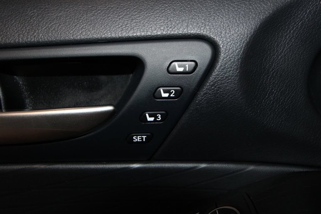 2024 Lexus IS 300 - Photo 9