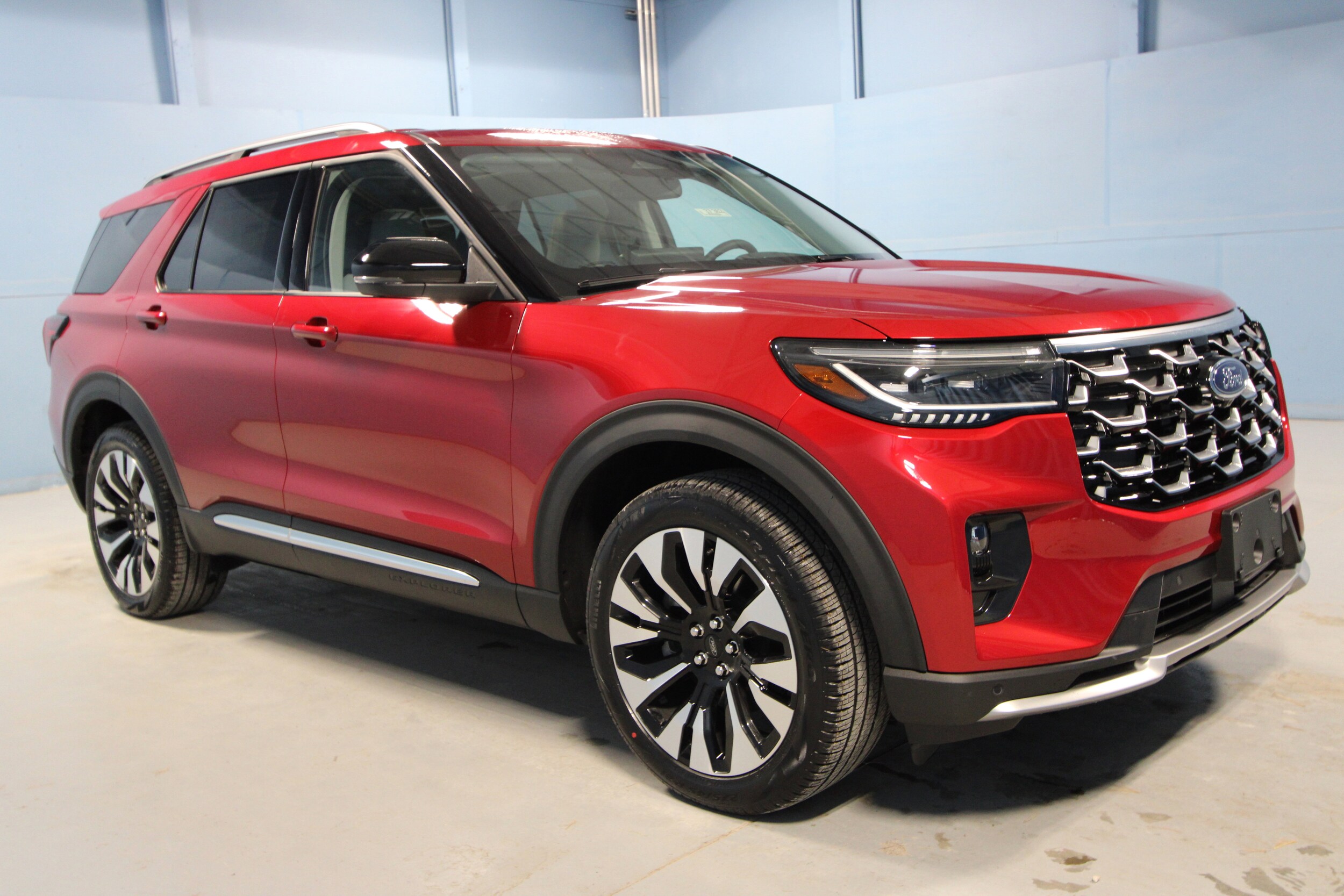 2026 Ford Explorer Platinum photo 2