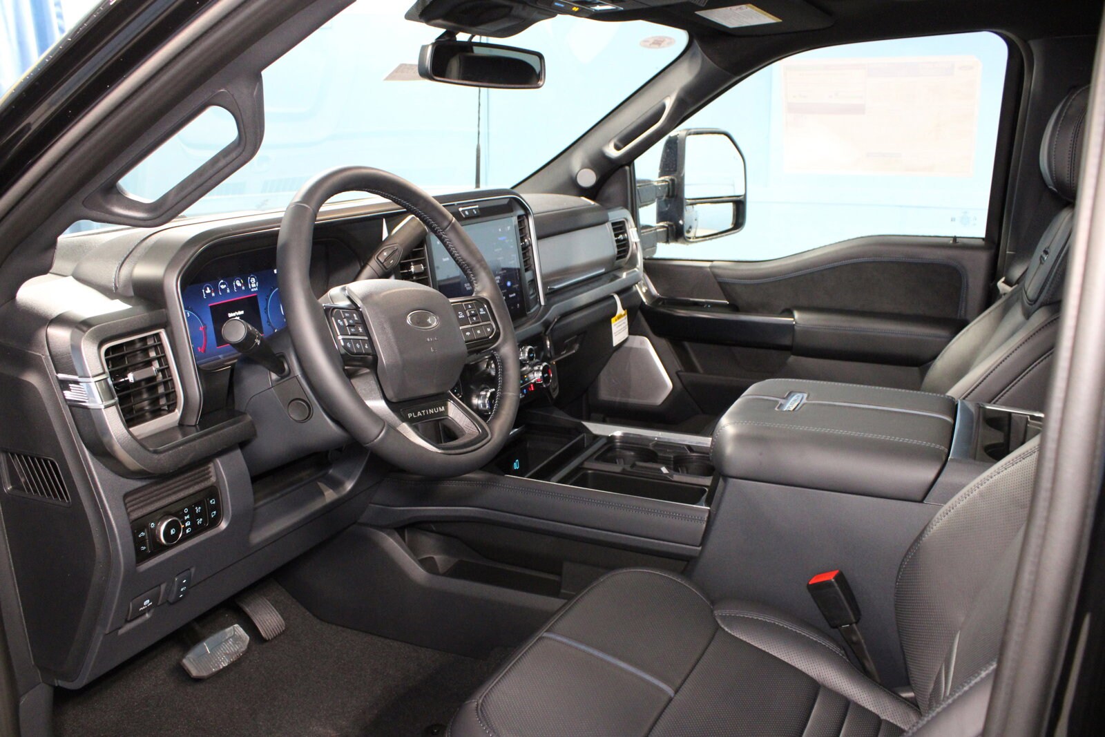 2025 Ford F-250 Platinum photo 2