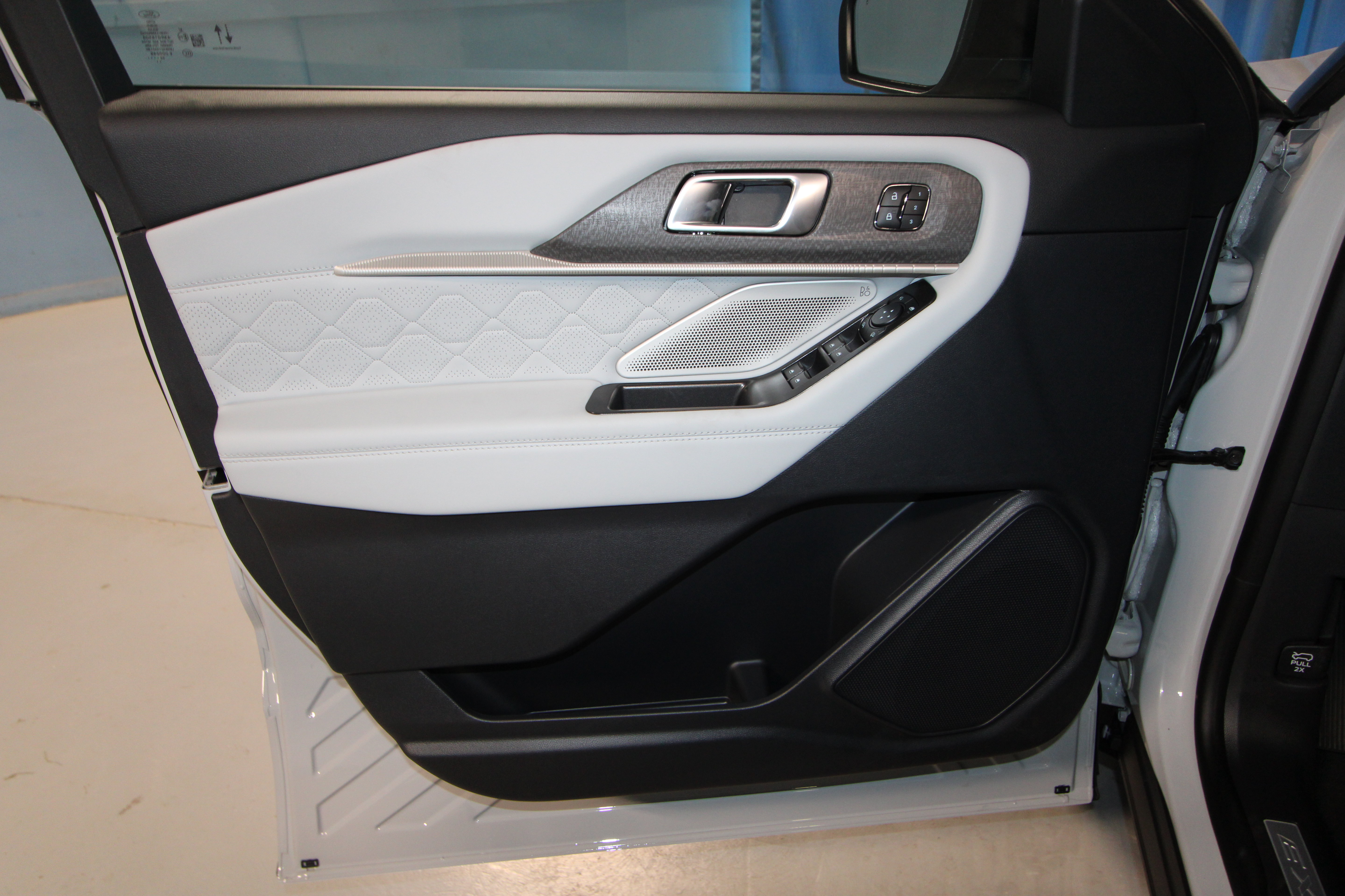 New 2027 Ford Explorer Platinum SUV
