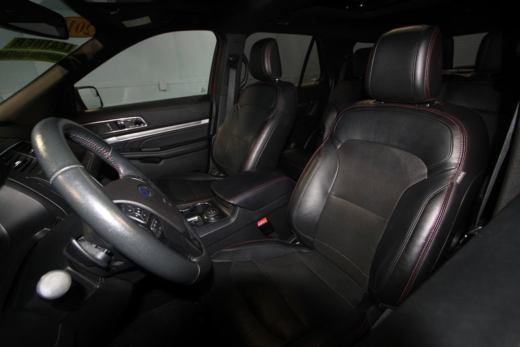 2018 Ford Explorer Sport photo 3