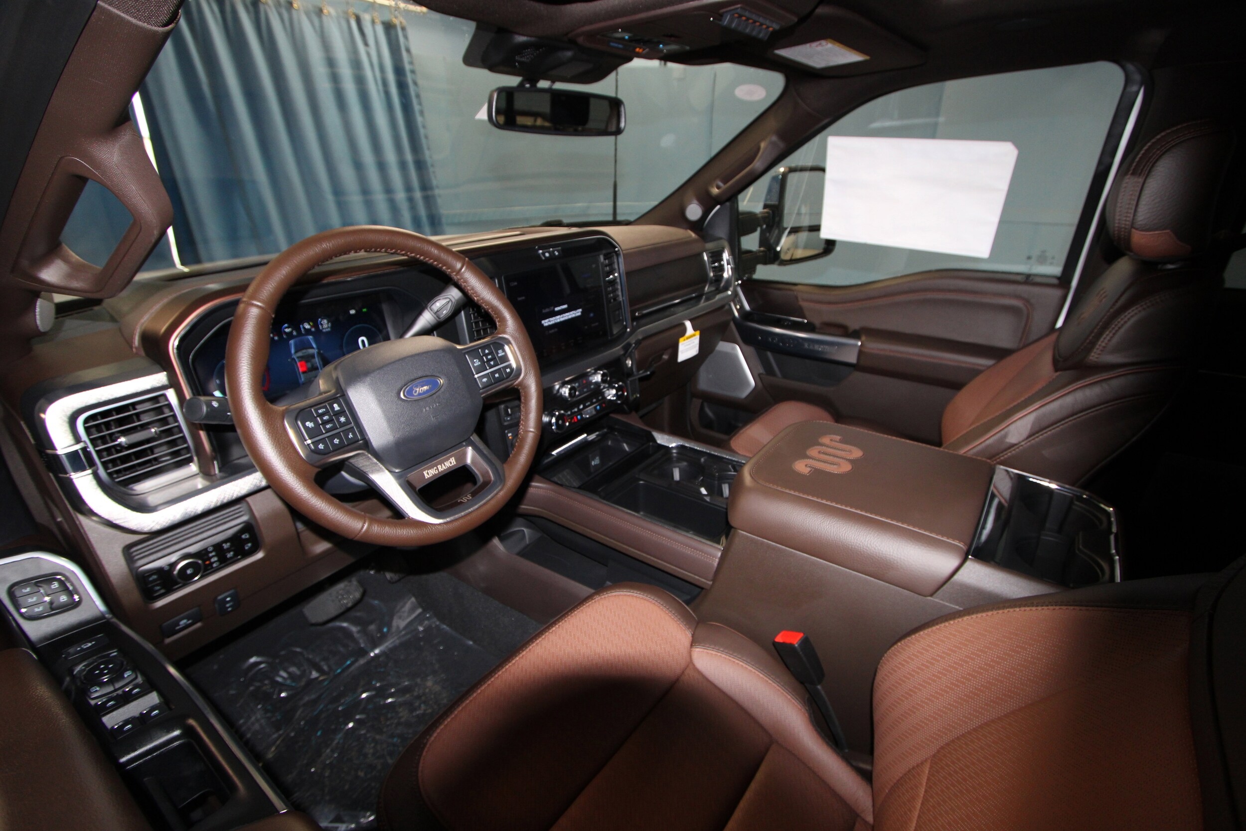 2025 Ford F-350 King Ranch photo 2