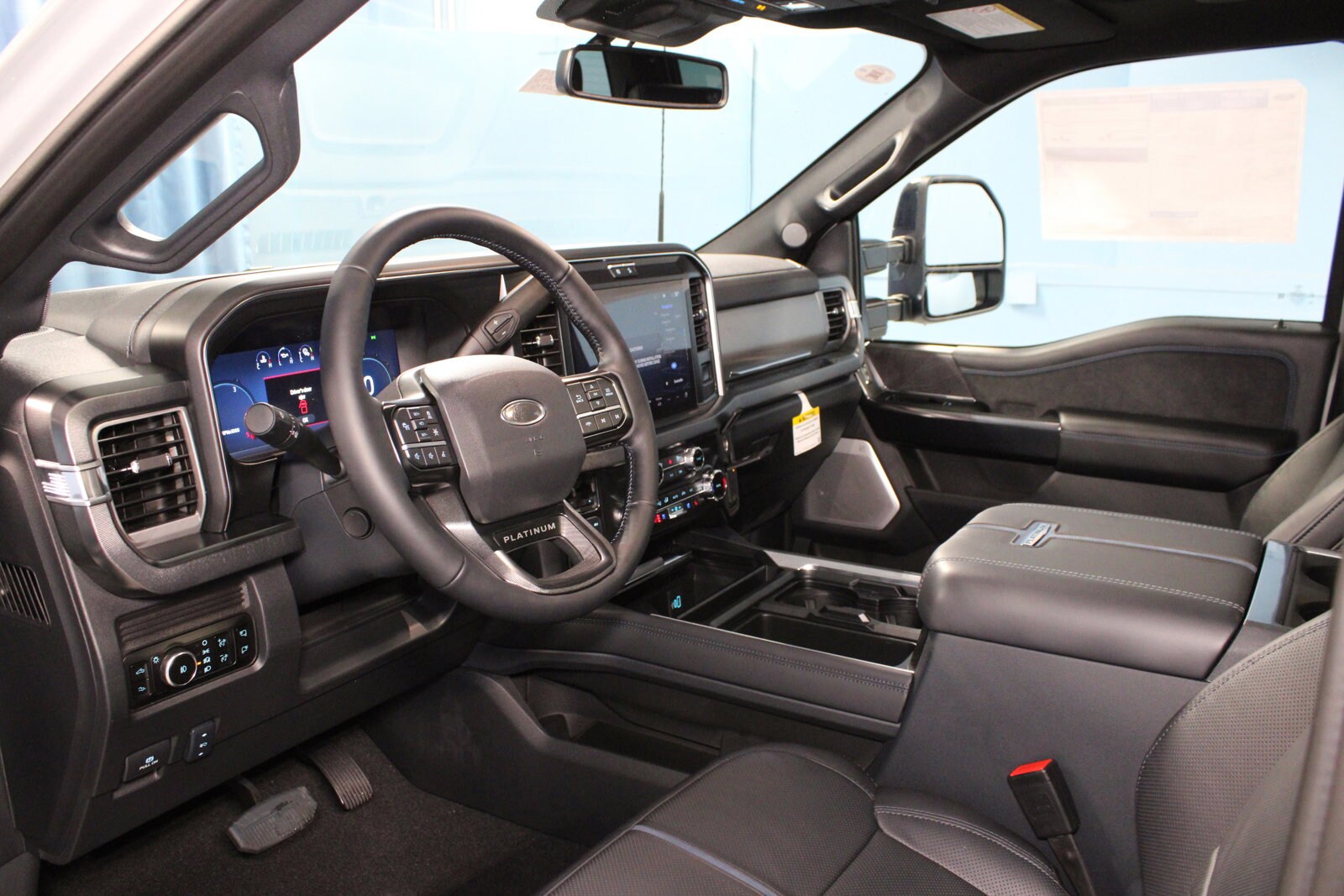2025 Ford F-250 Platinum photo 2
