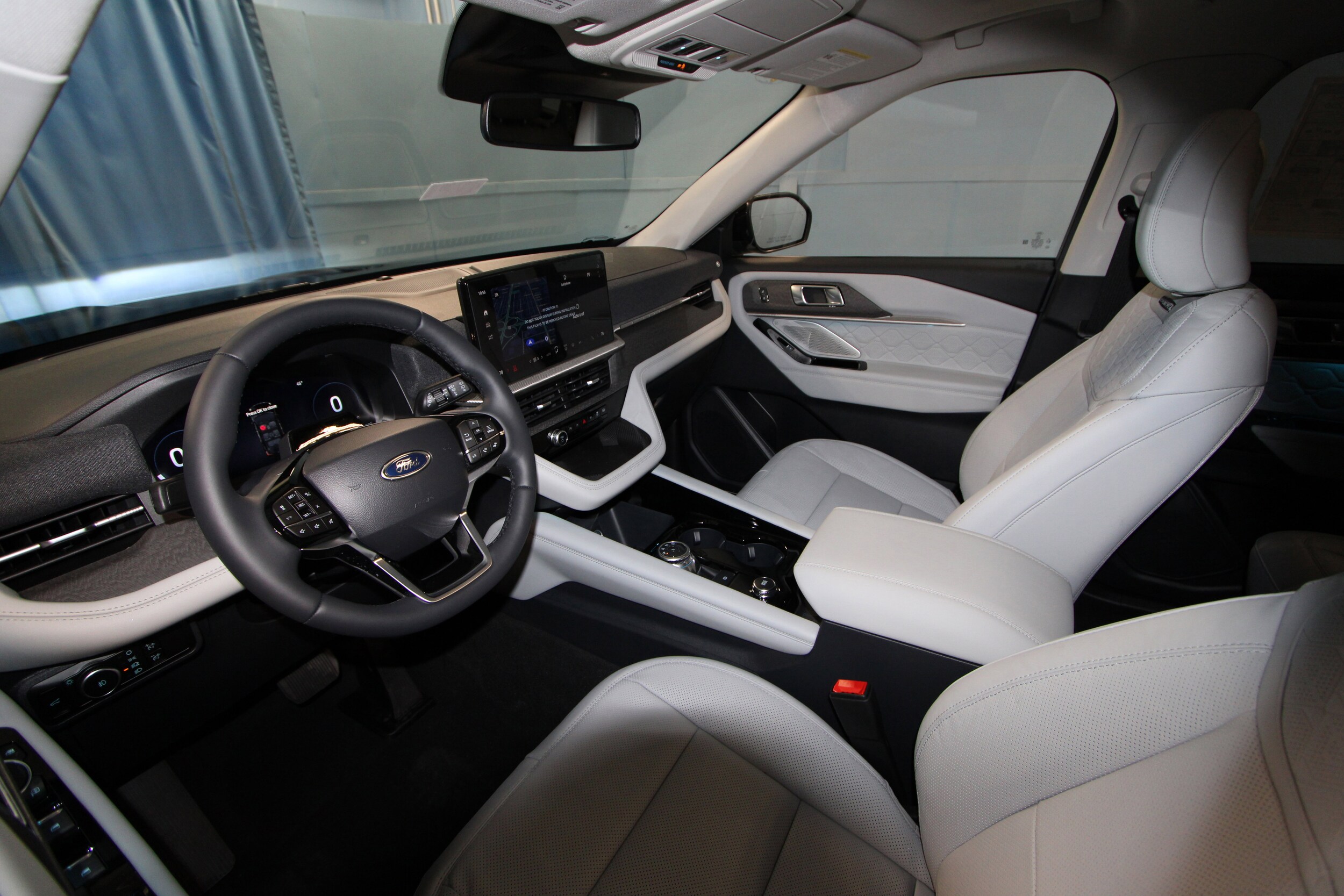 2026 Ford Explorer Platinum photo 3