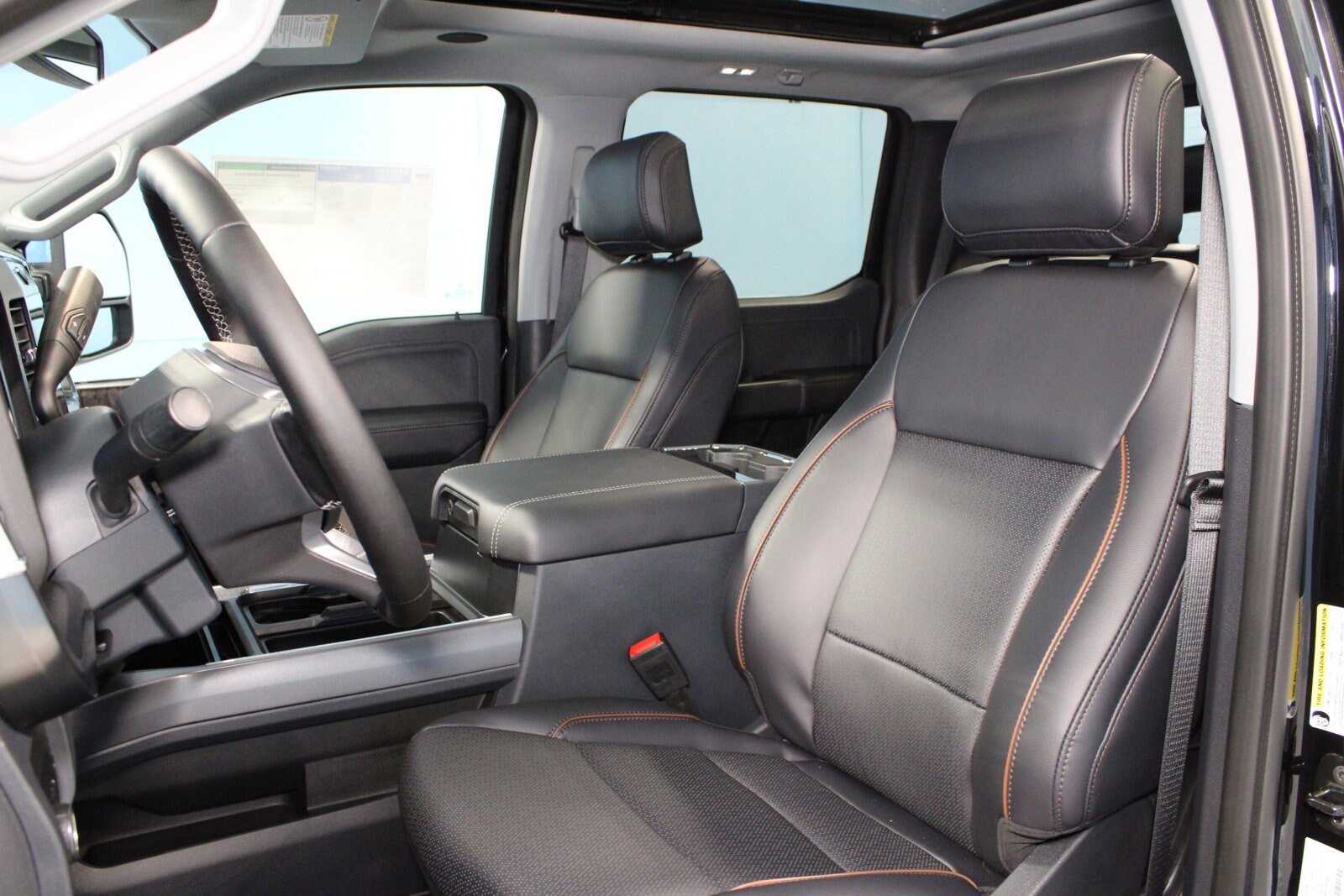 2025 Ford F-350 Lariat photo 3