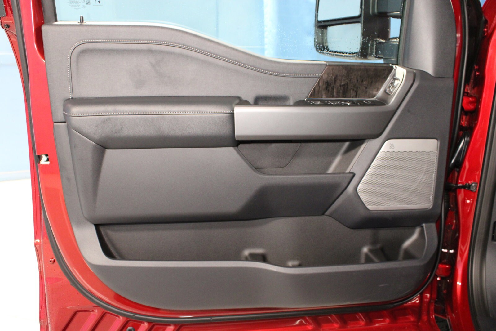 2025 Ford F-350 Lariat photo 4