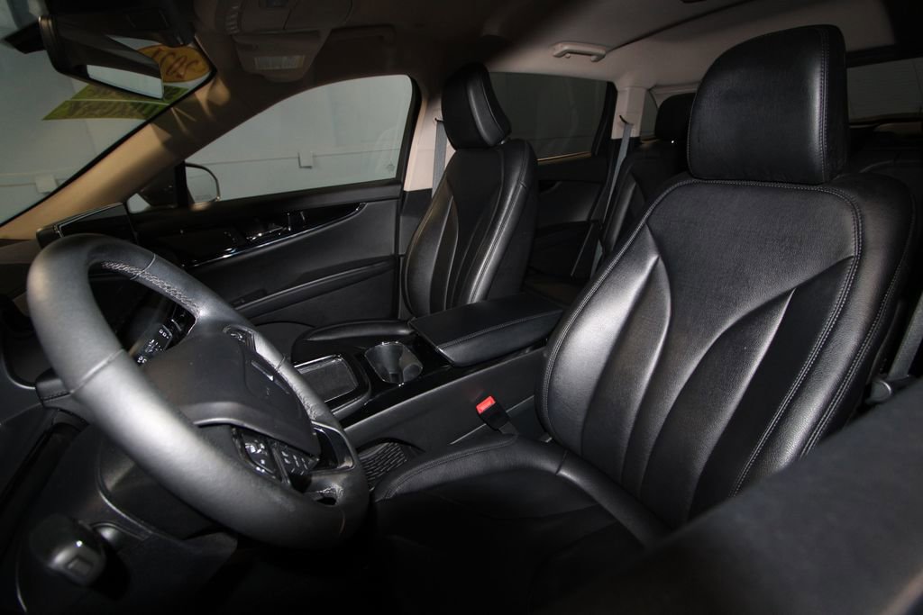 2021 Lincoln Nautilus Standard photo 3