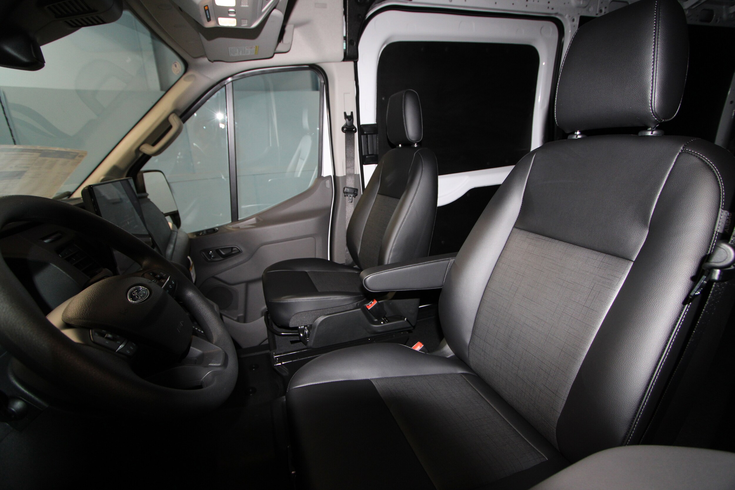 2025 Ford Transit photo 3