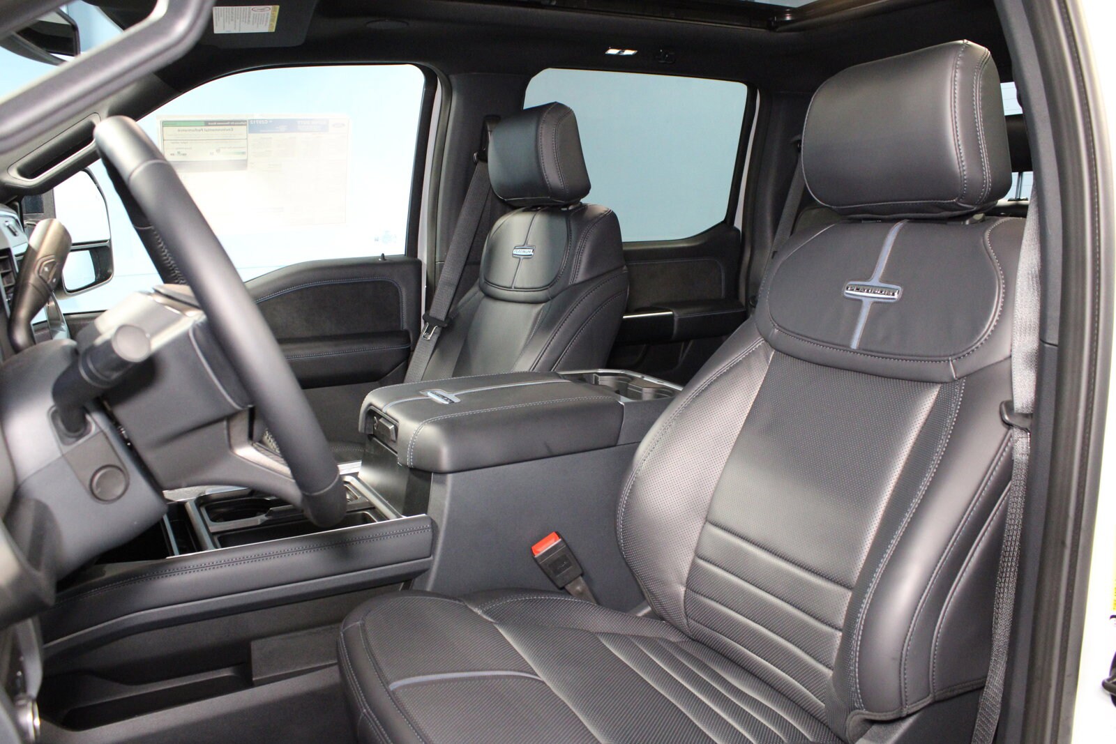2025 Ford F-250 Platinum photo 3