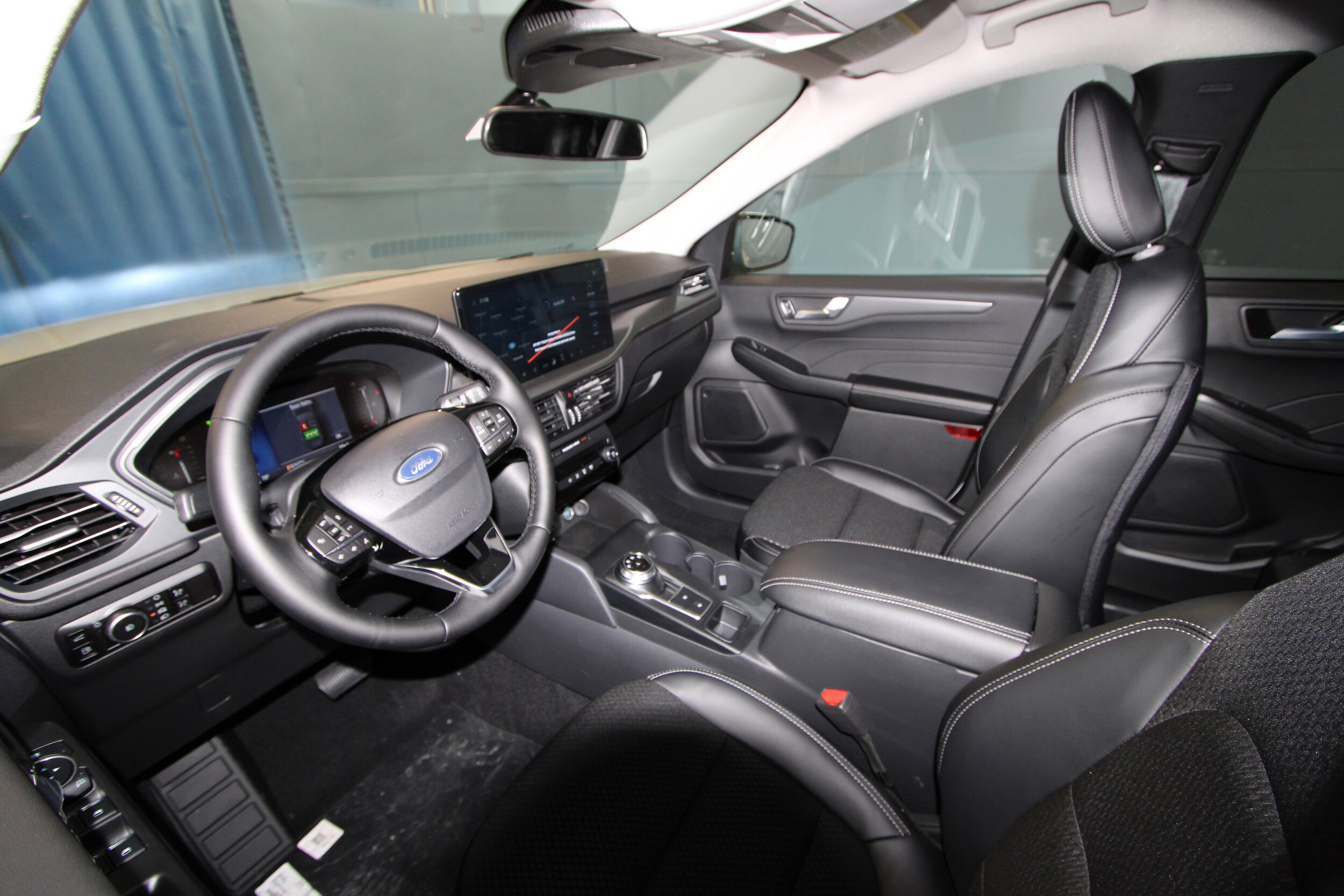 2025 Ford Escape photo 2