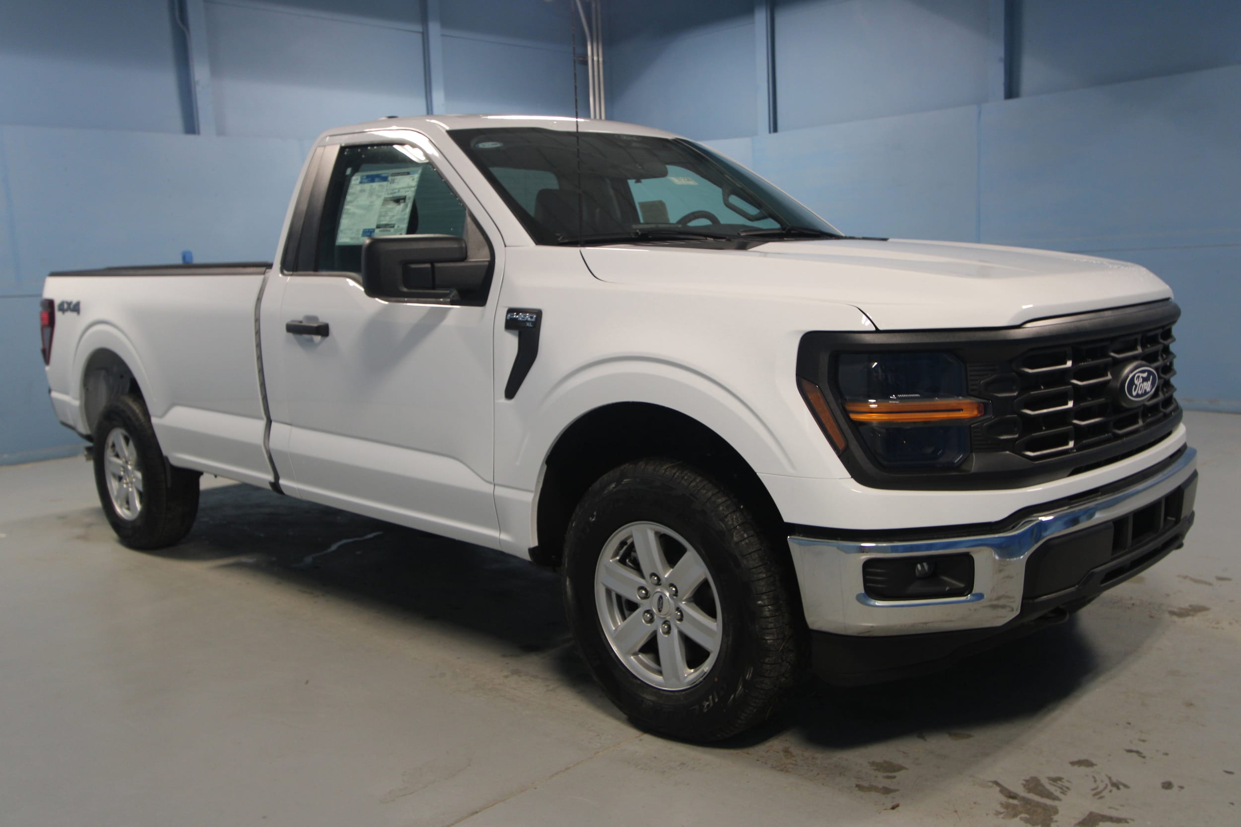 2025 Ford F-150 XL's photo
