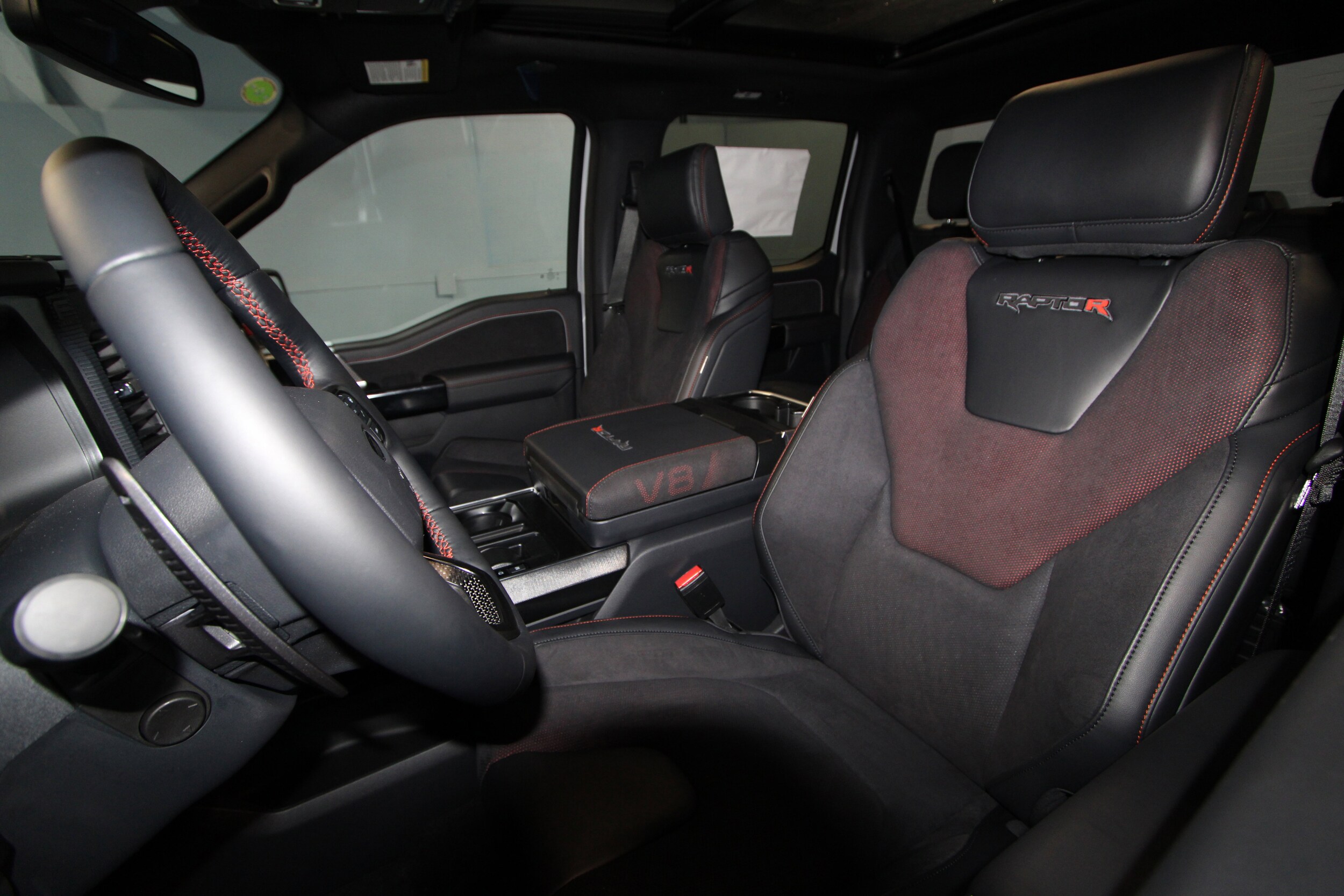 2025 Ford F-150 Raptor photo 3