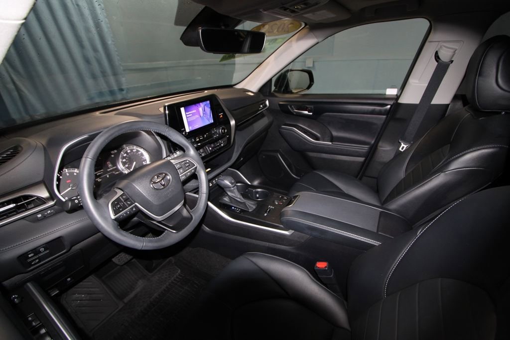 Used 2023 Toyota Highlander XLE SUV