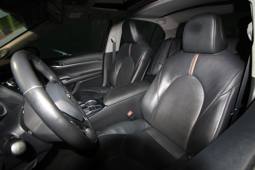 Used 2020 Toyota Camry Hybrid XLE Sedan