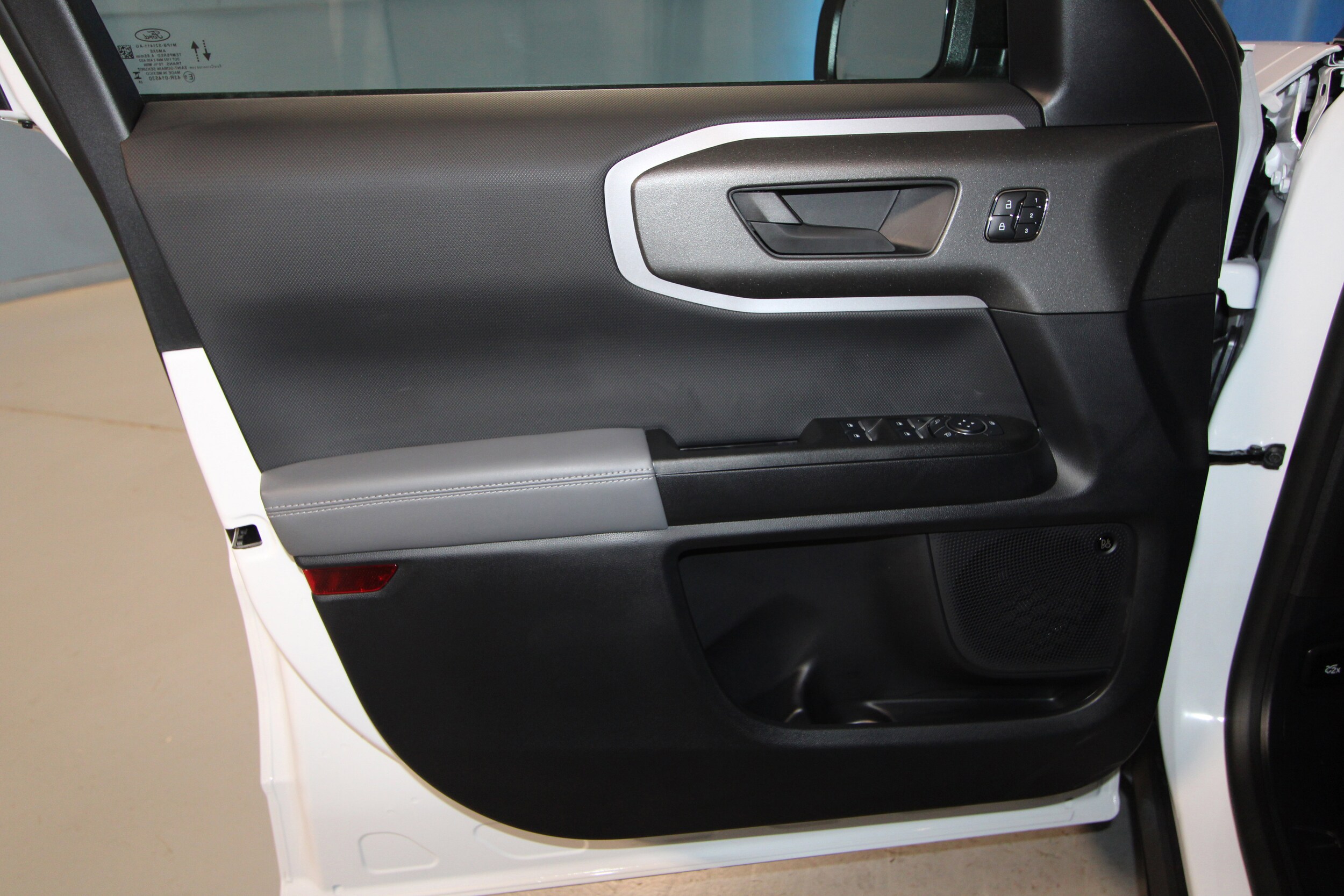 2025 Ford Bronco Sport Badlands photo 3