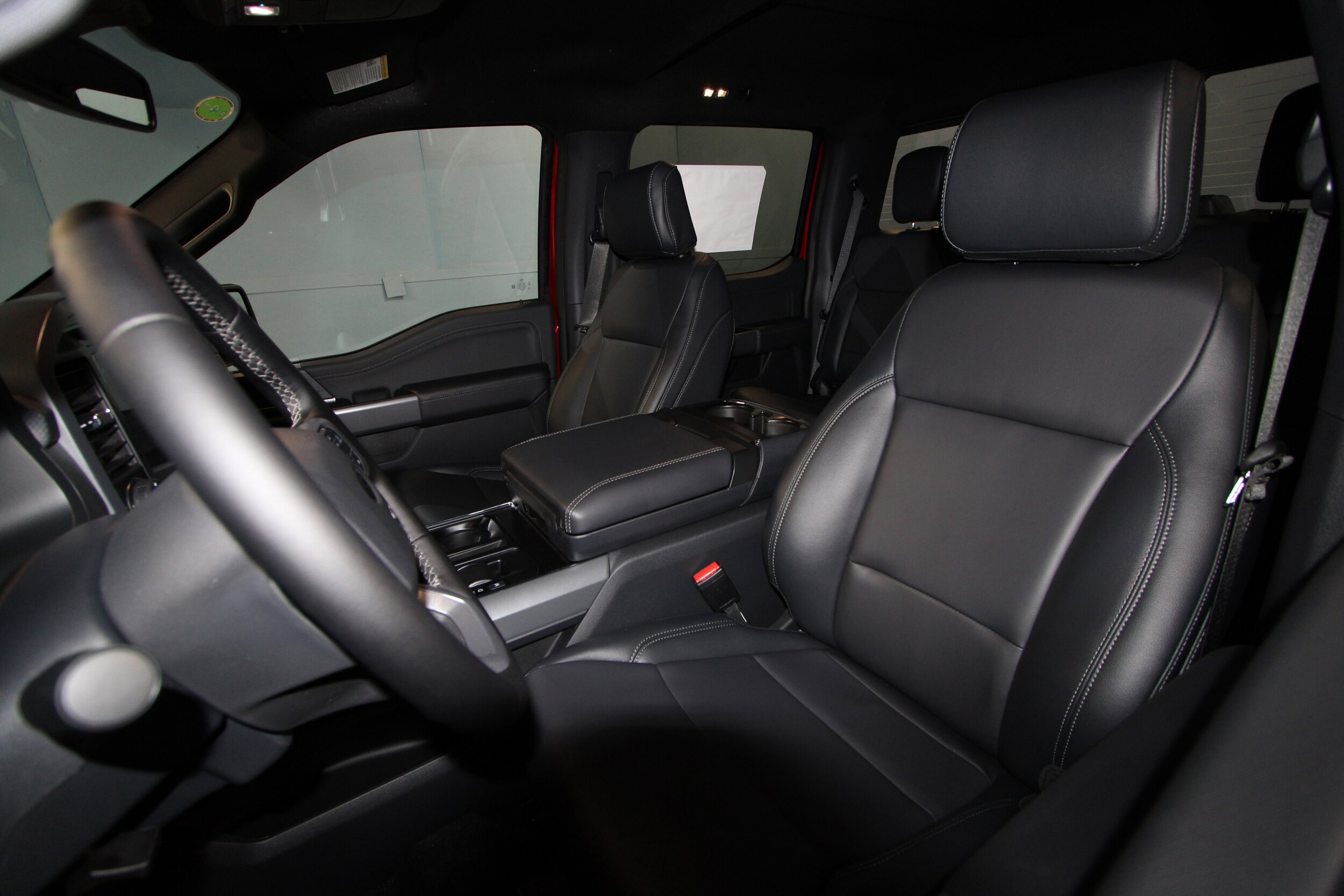 2025 Ford F-150 XLT photo 3