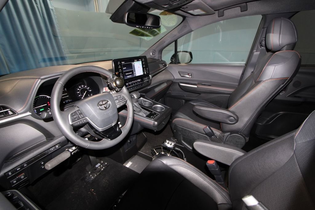 Used 2023 Toyota Sienna XSE with VIN 5TDDSKFC0PS089164 for sale in Evansville, IN