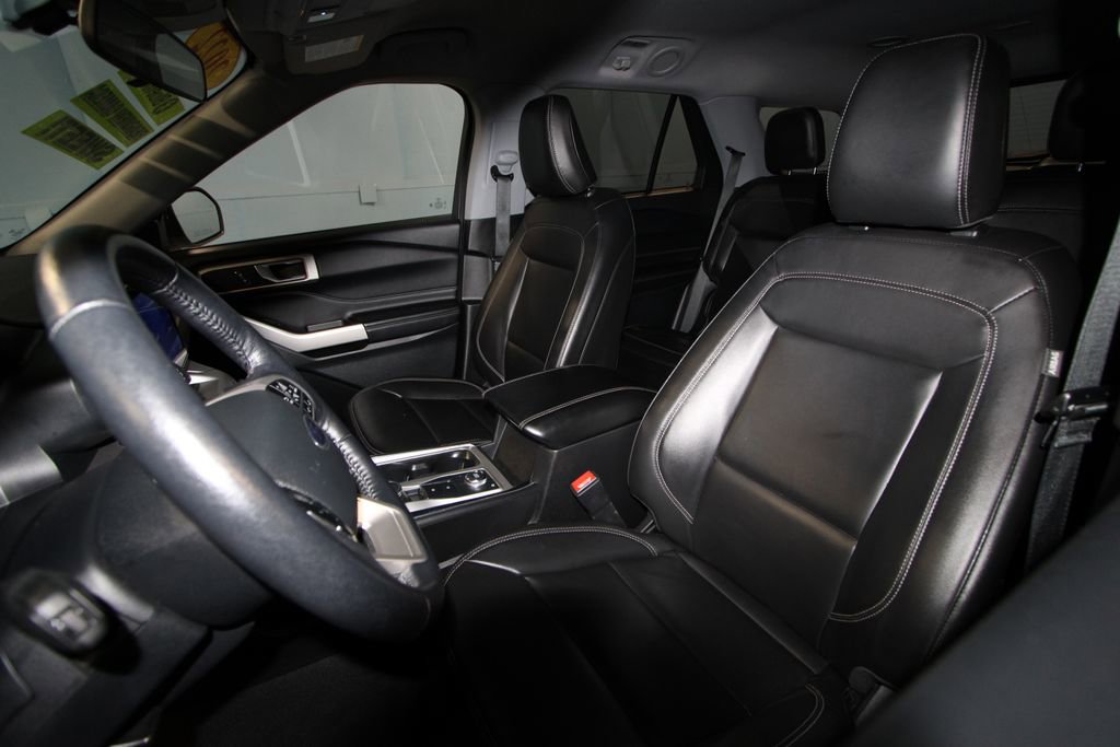 2022 Ford Explorer XLT photo 3