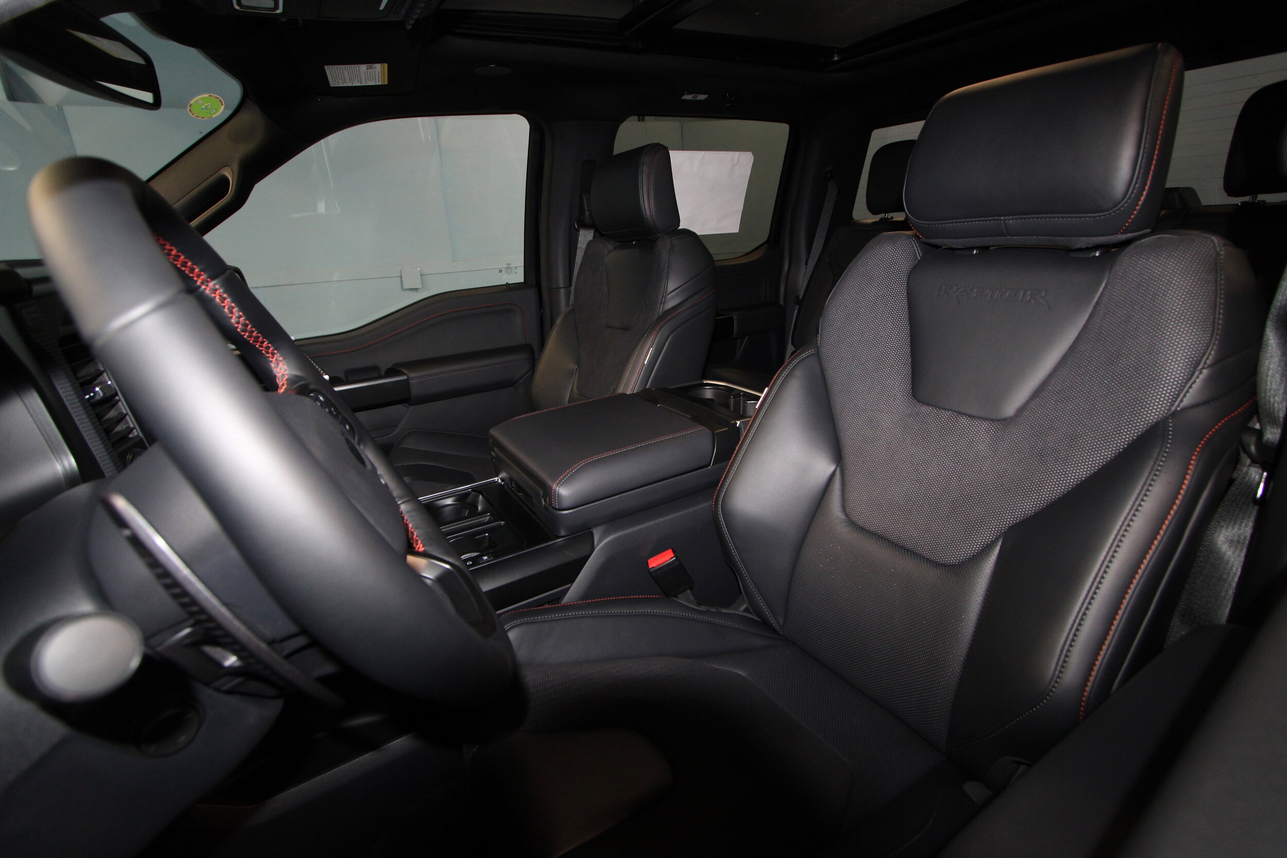 2025 Ford F-150 Raptor photo 3