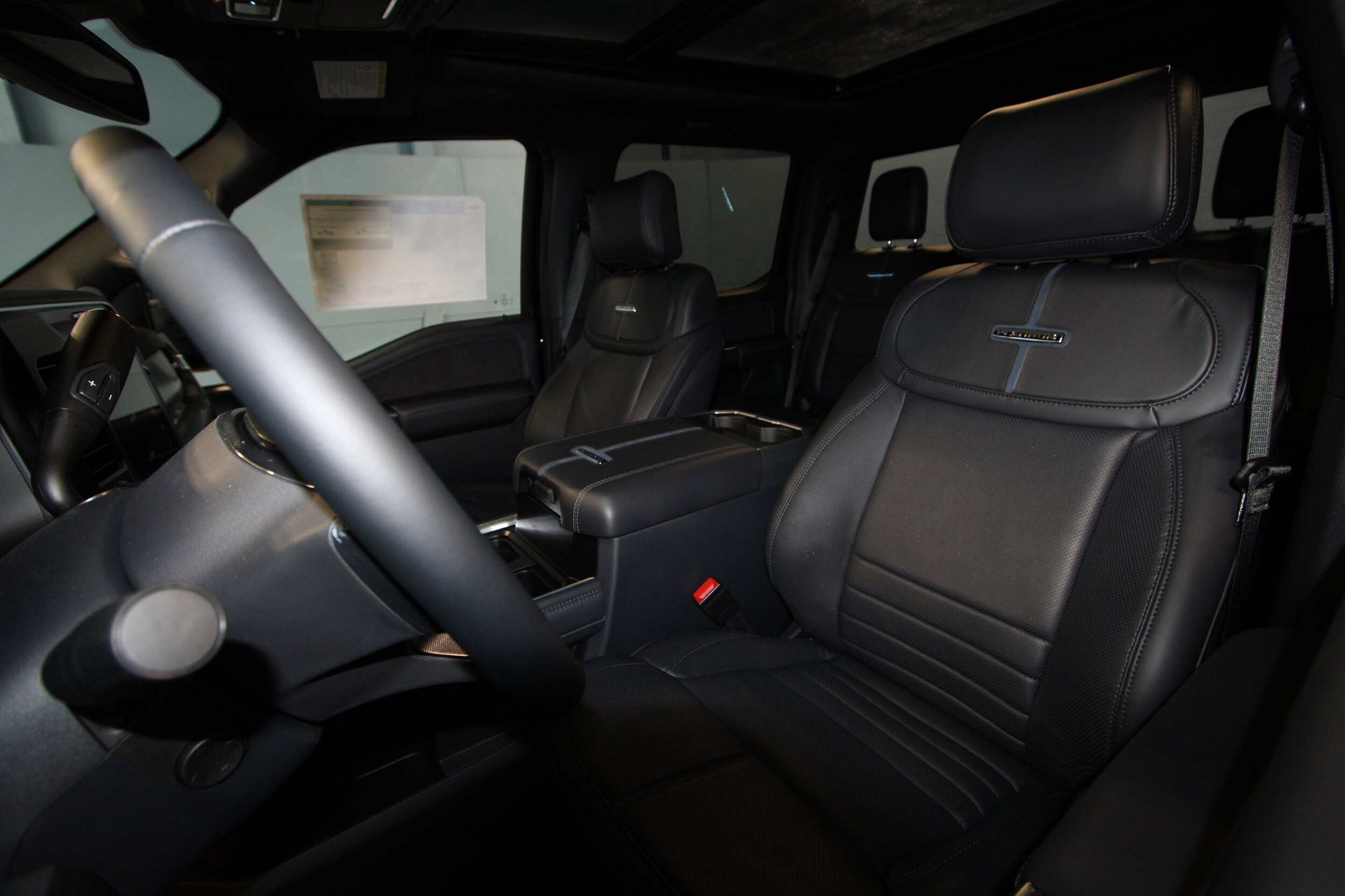 2025 Ford F-250 Platinum photo 3