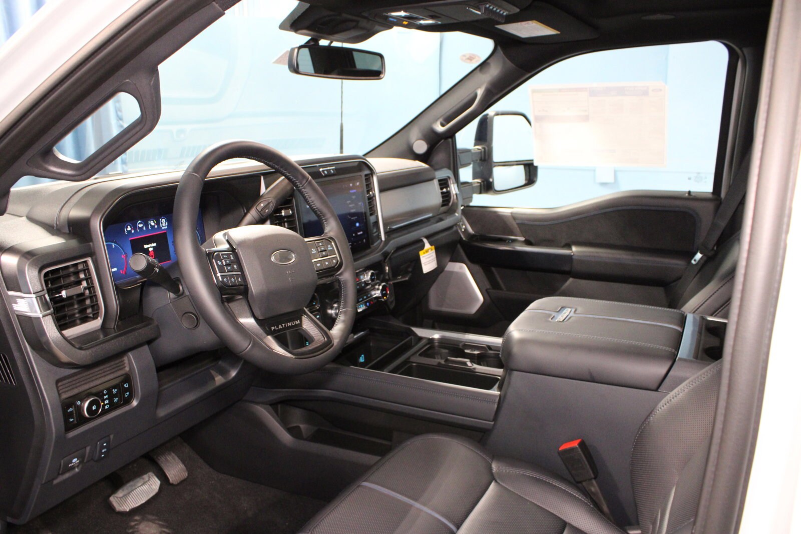 2025 Ford F-250 Platinum photo 2