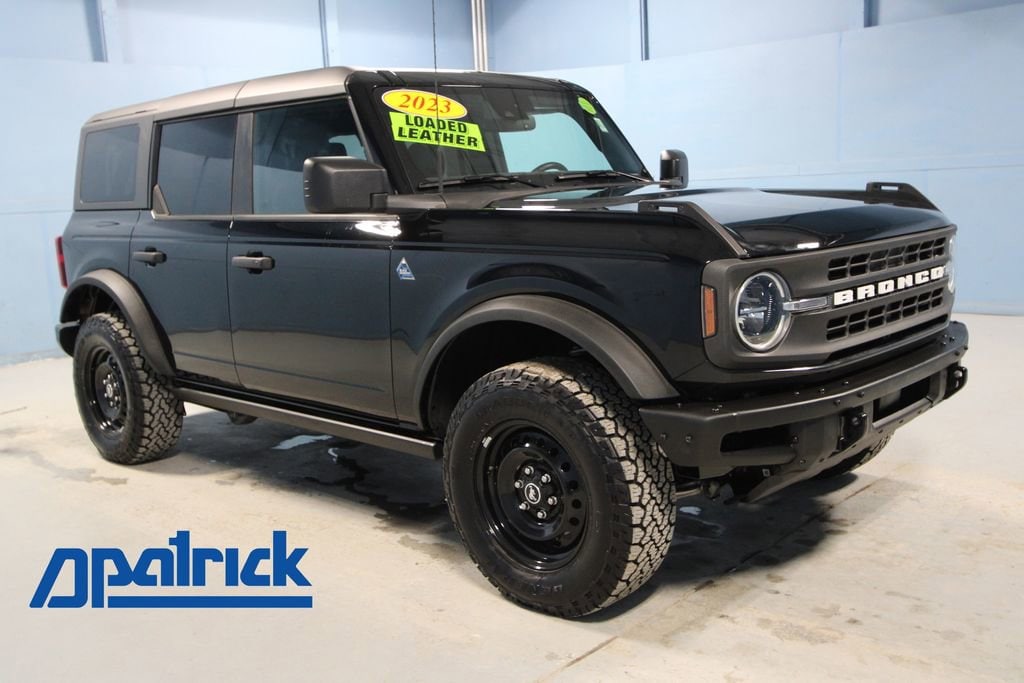 2023 Ford Bronco 4-Door Black Diamond's photo