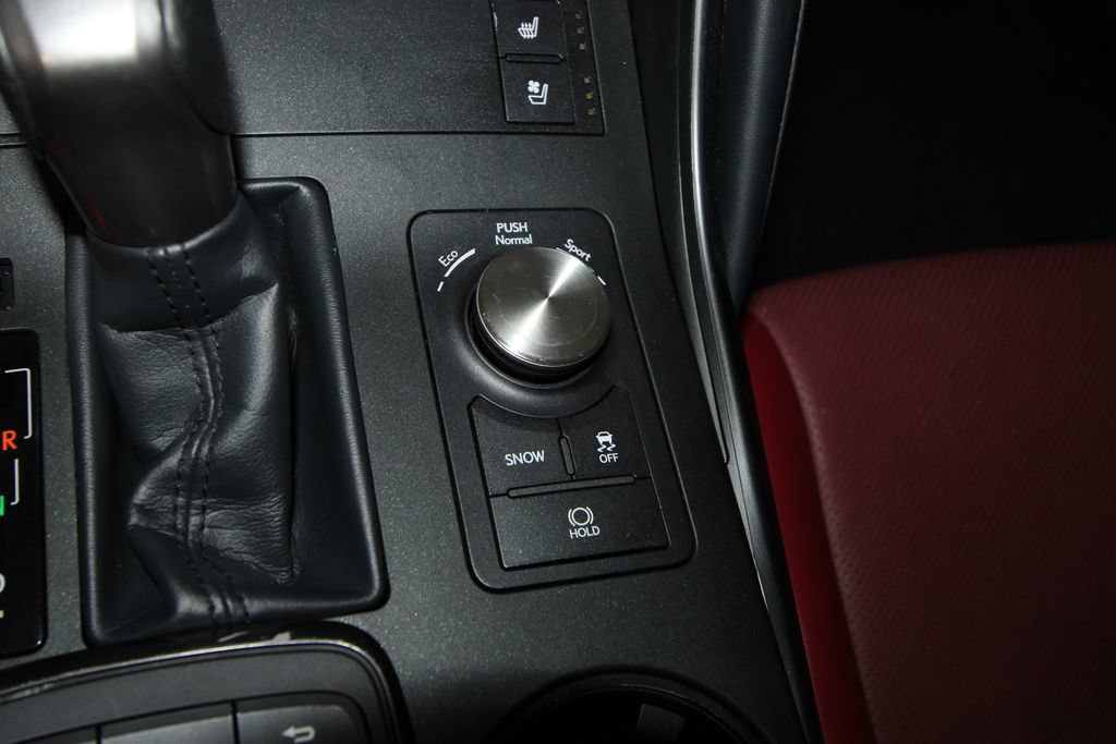 2024 Lexus IS 300 - Photo 18