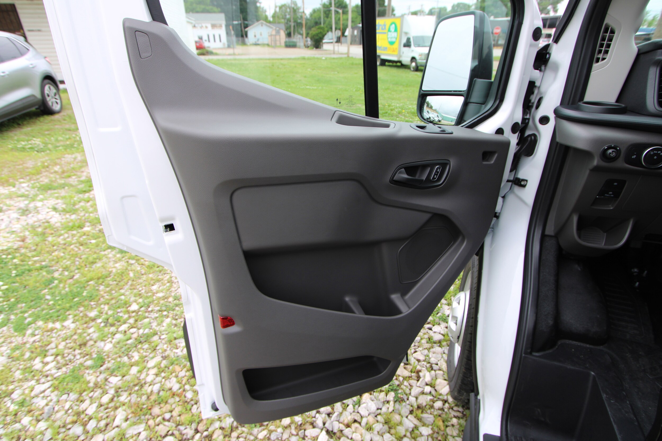 2025 Ford Transit photo 4