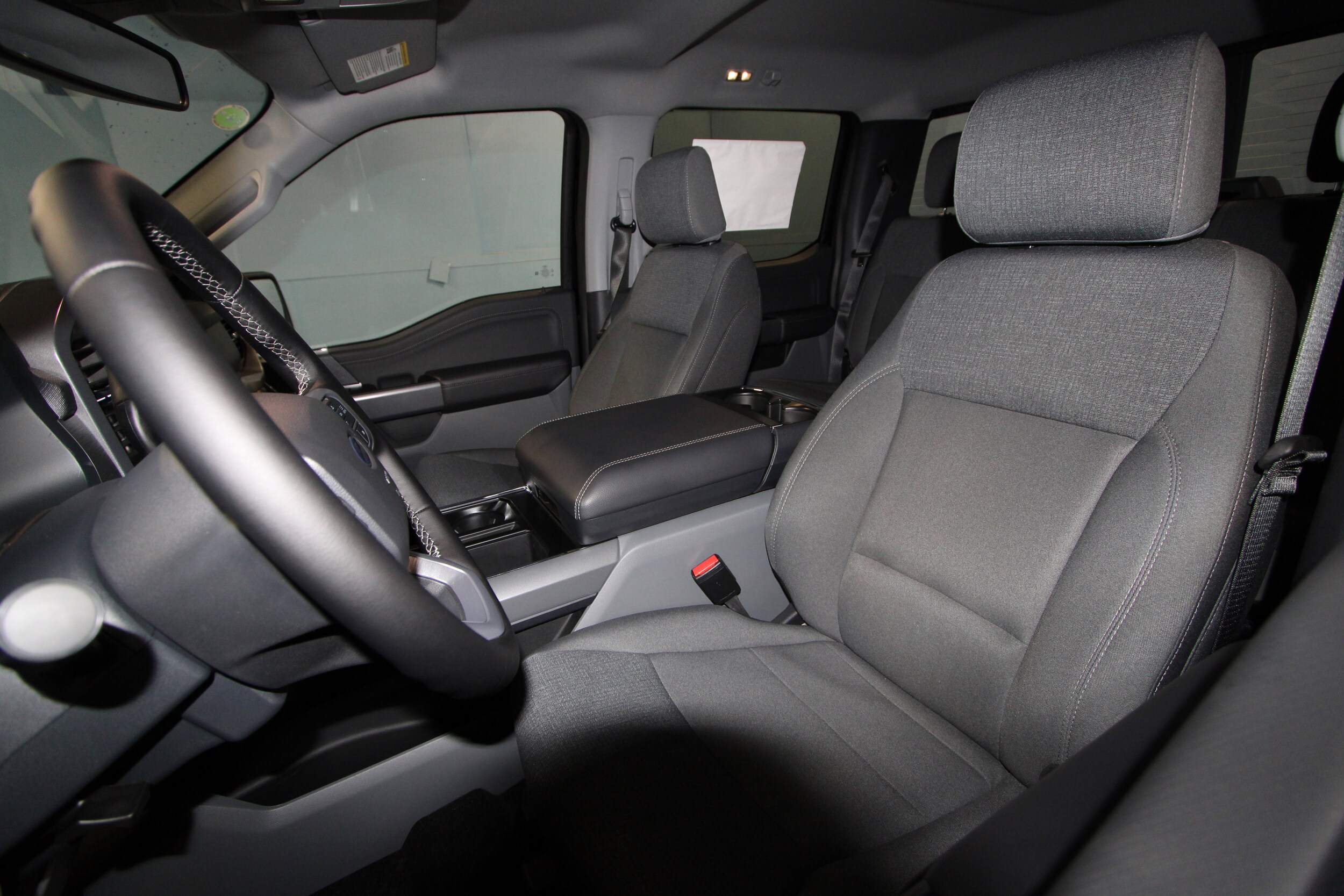 2025 Ford F-150 XLT photo 3