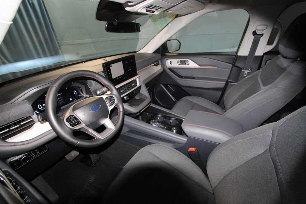 Used 2025 Ford Explorer Active SUV