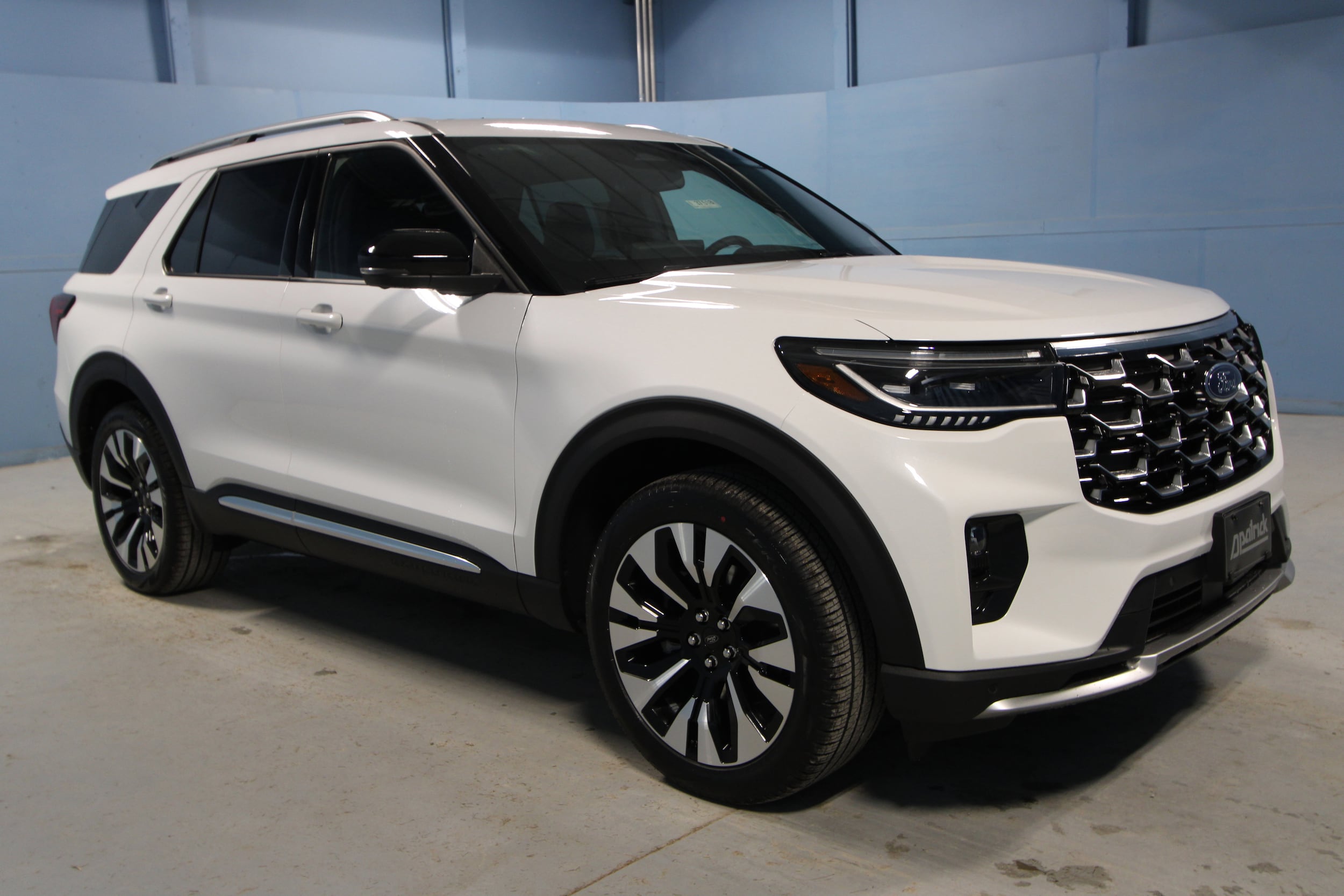 2026 Ford Explorer Platinum's photo