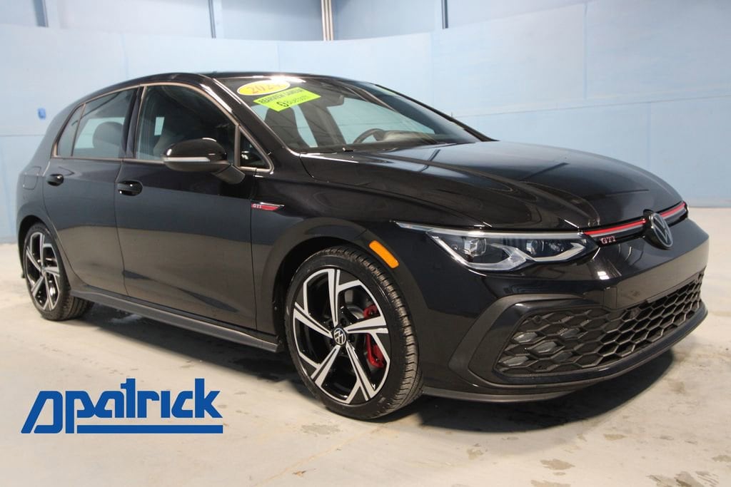 2024 Volkswagen Golf GTI SE's photo