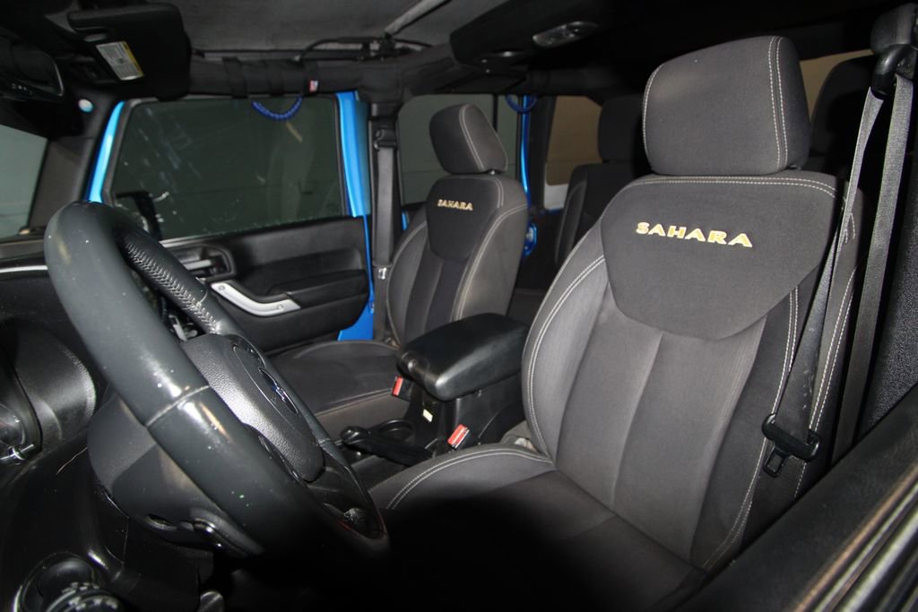 2016 Jeep Wrangler Unlimited Sahara photo 3