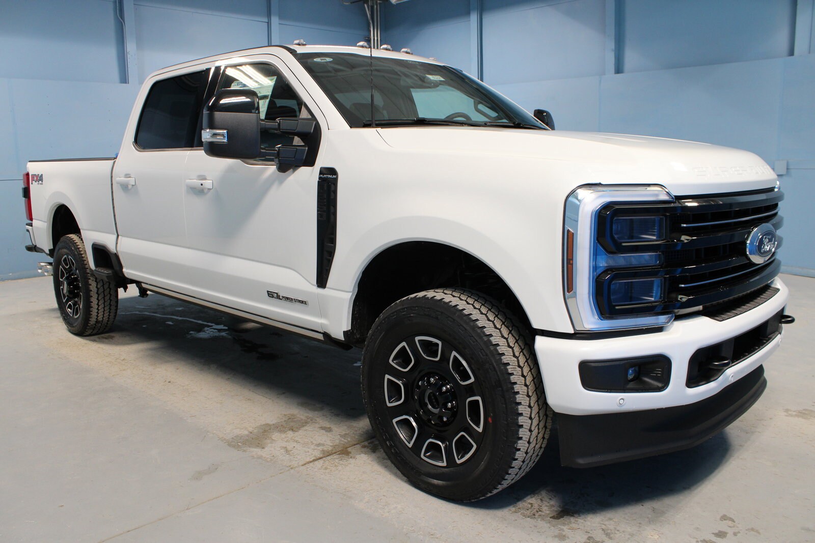 2025 Ford F-250 Platinum photo 2