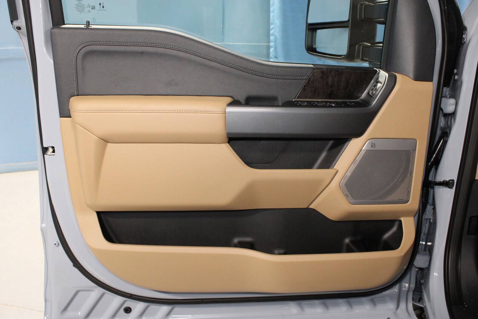 2025 Ford F-350 Lariat photo 4