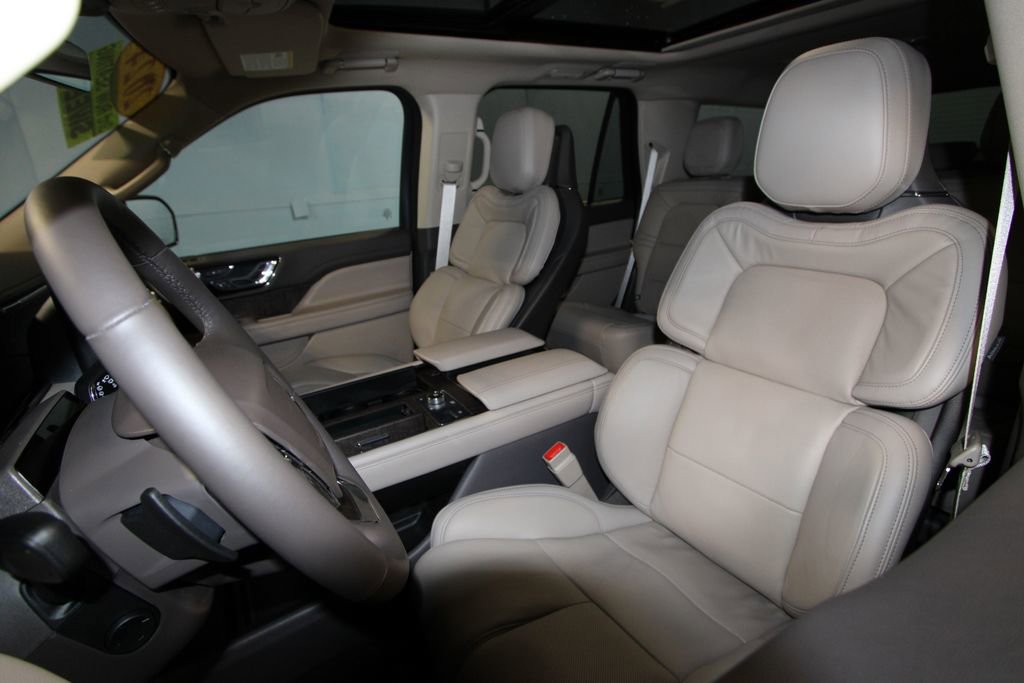2024 Lincoln Navigator Reserve photo 3