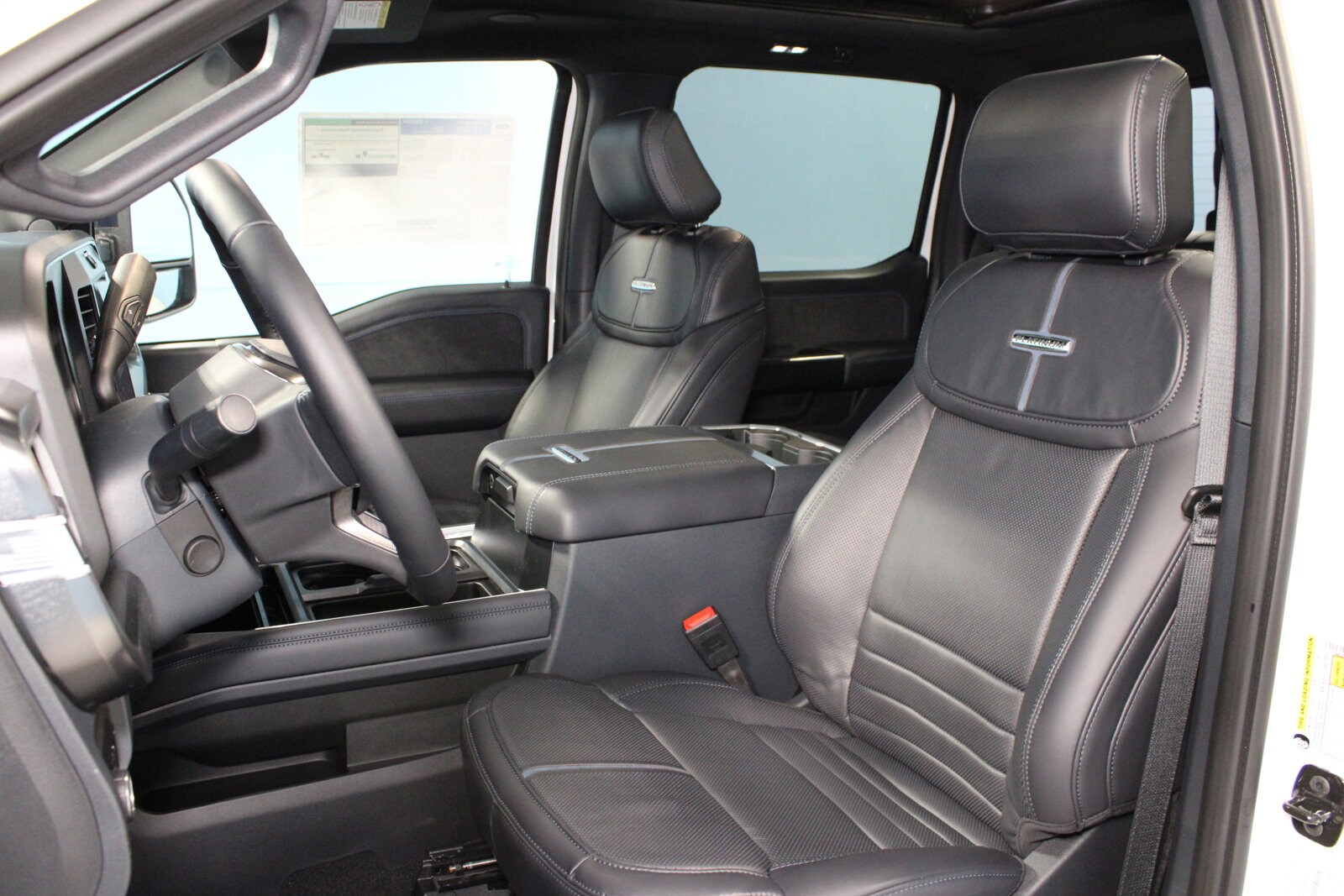 2025 Ford F-250 Platinum photo 3
