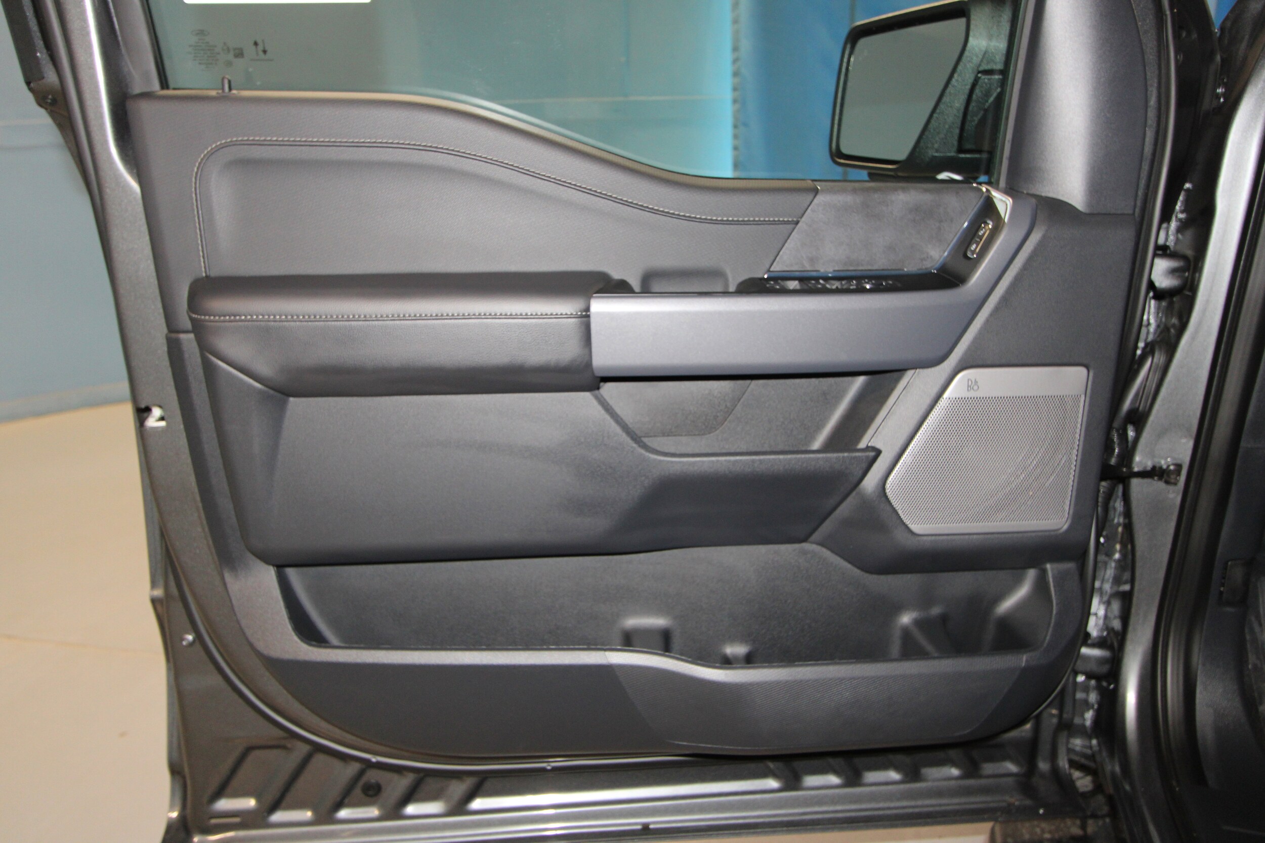 2025 Ford F-150 XLT photo 4