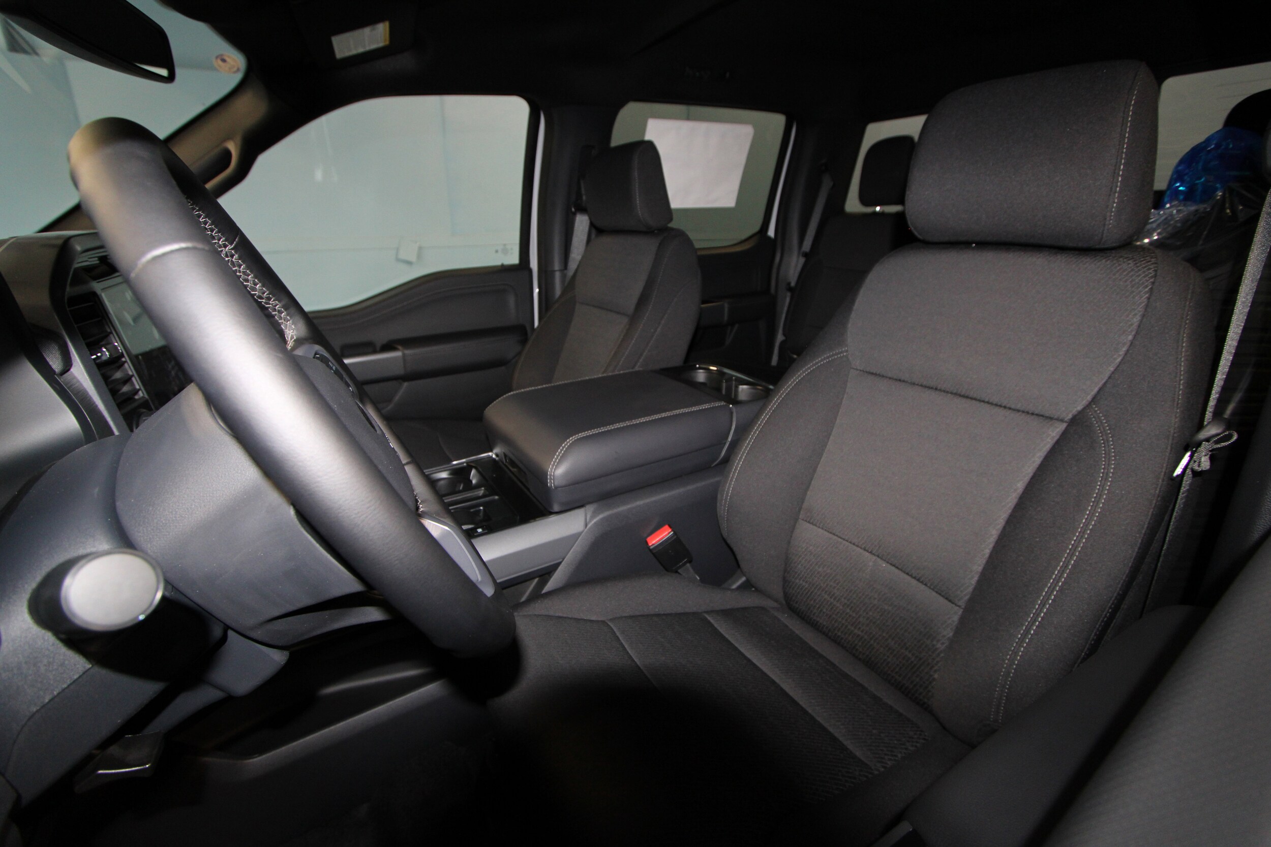2025 Ford F-150 XLT photo 2