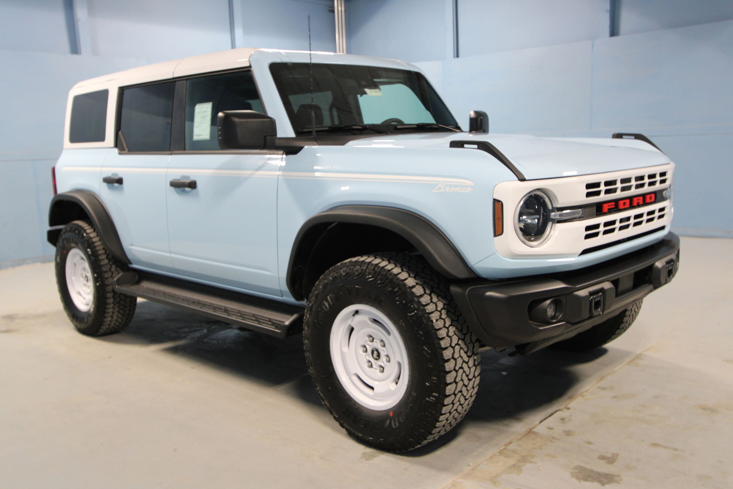 2025 Ford Bronco 4-Door Heritage Editon's photo