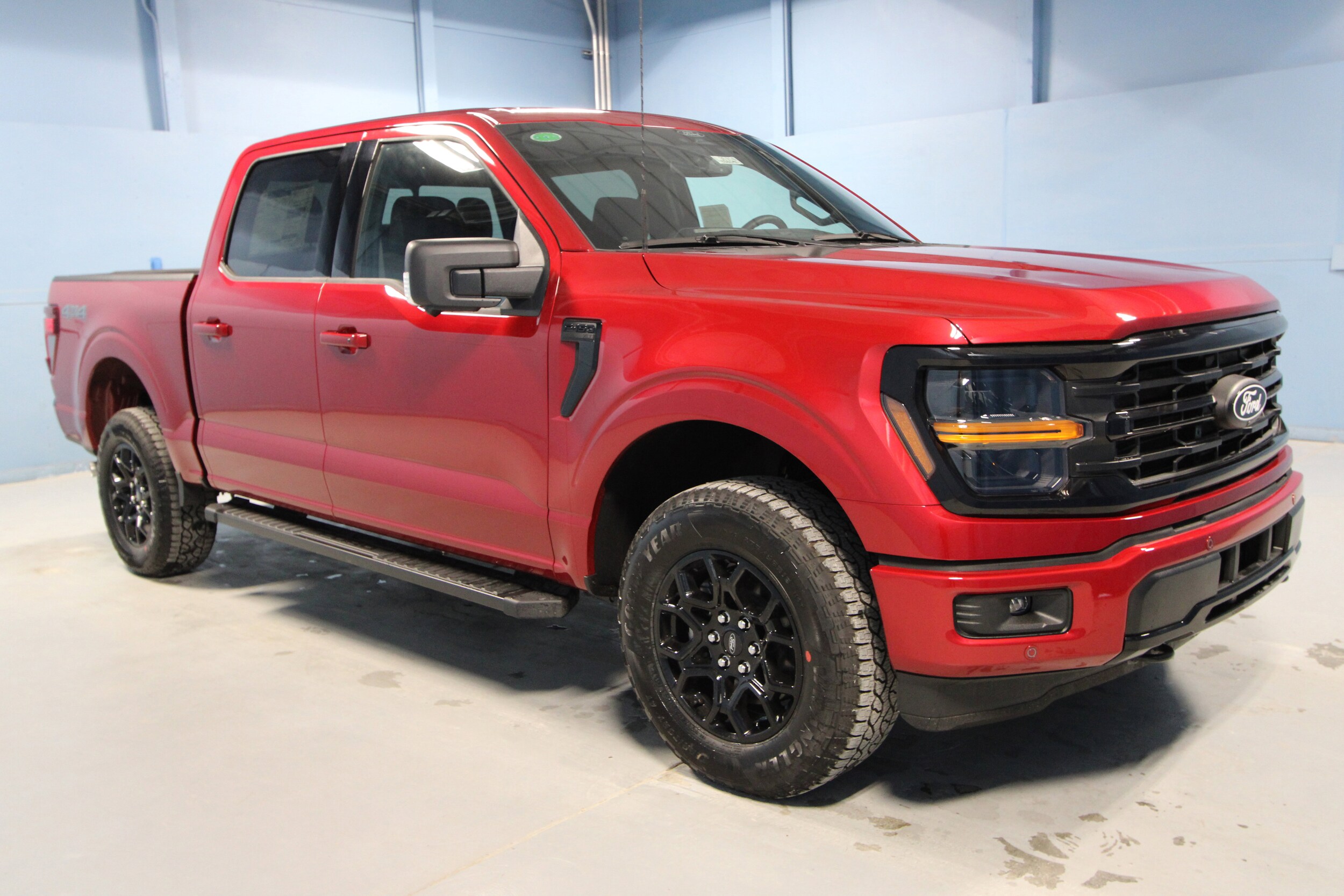 2025 Ford F-150 XLT photo 2