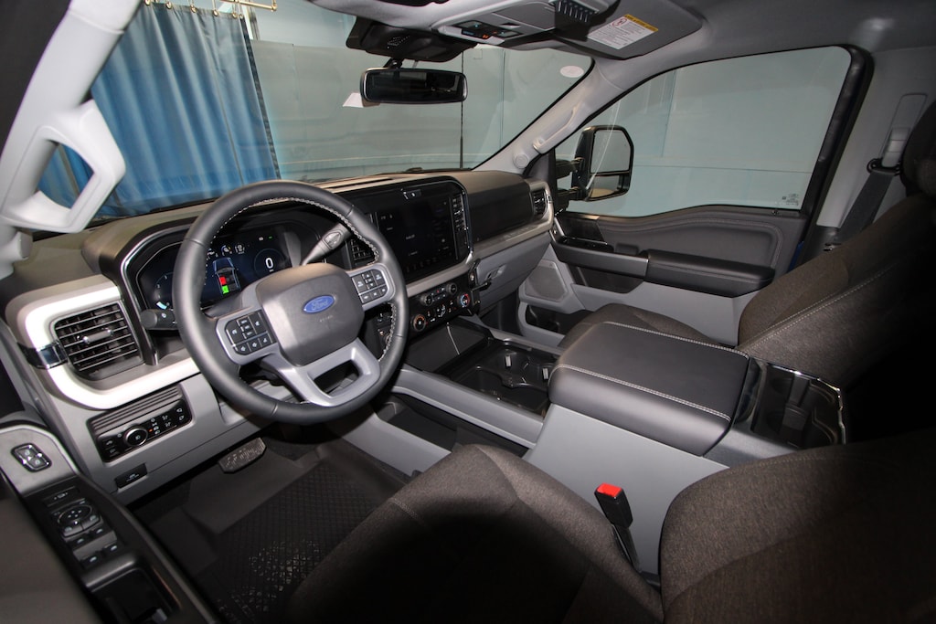 New 2027 Ford F-250 XLT Truck Crew Cab