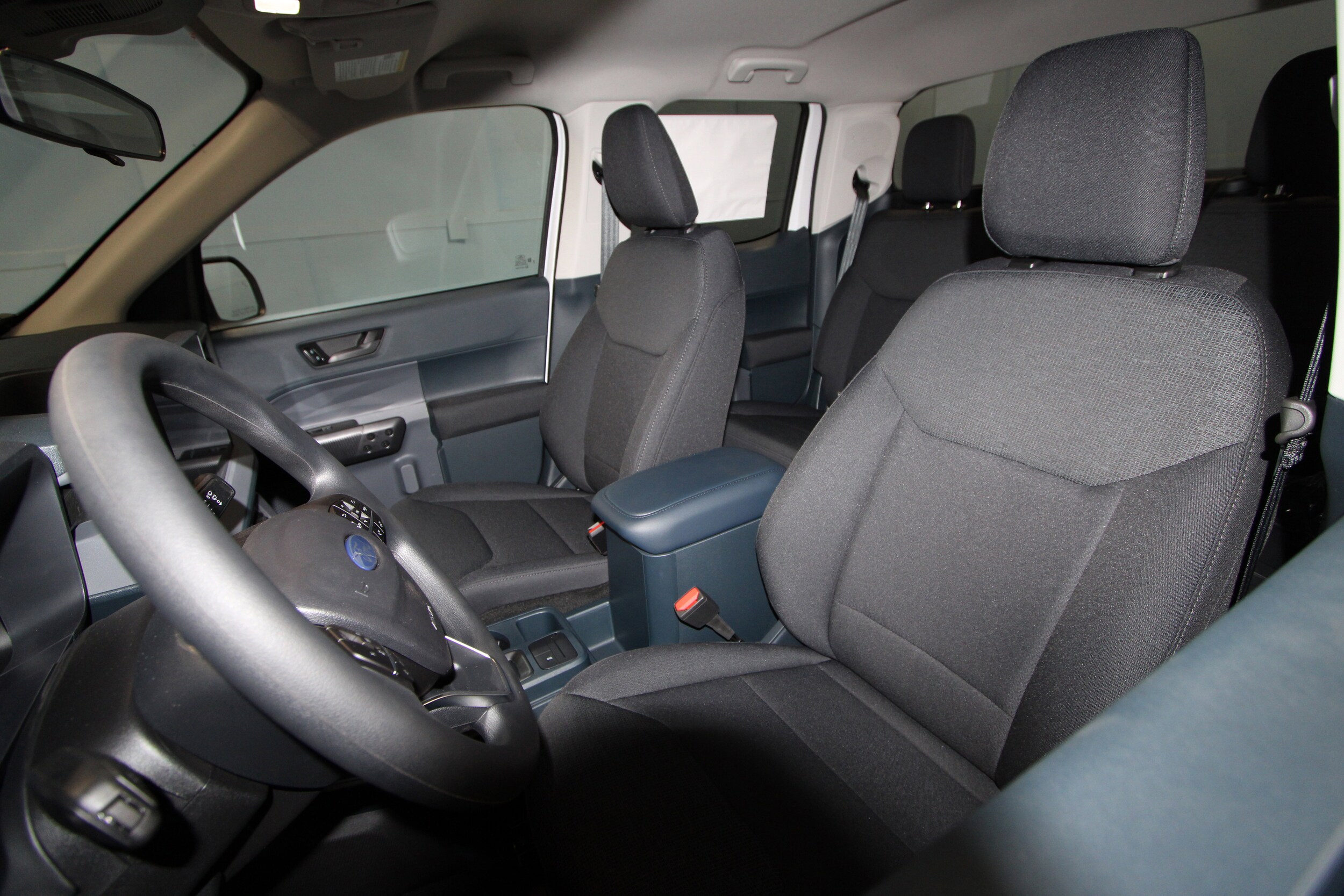 2025 Ford Maverick XL photo 3