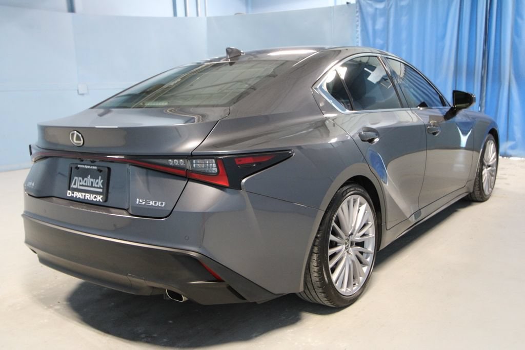 2024 Lexus IS 300 - Photo 33