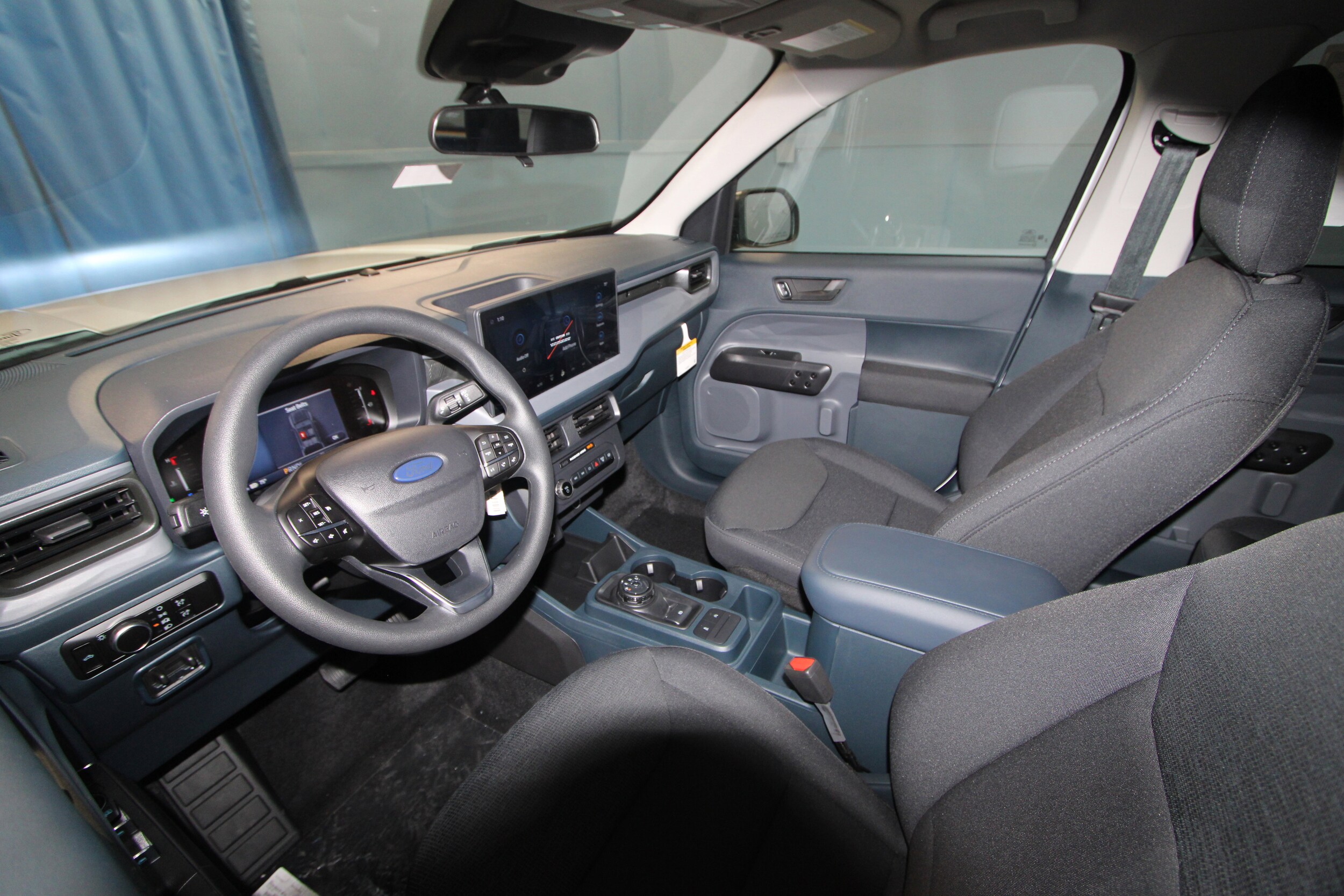 2025 Ford Maverick XL photo 2