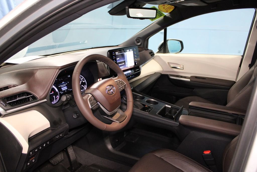 Used 2024 Toyota Sienna Platinum with VIN 5TDESKFC0RS144946 for sale in Evansville, IN